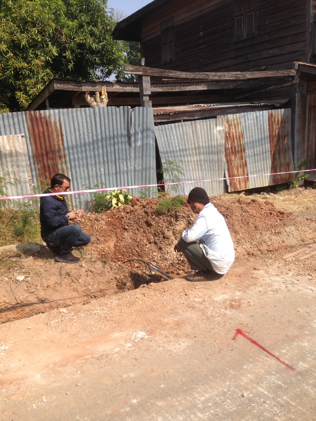 กปภ.สาขากำแพงเพชร ลงพื้นที่สำรวจท่อแตก - ท่อรั่ว