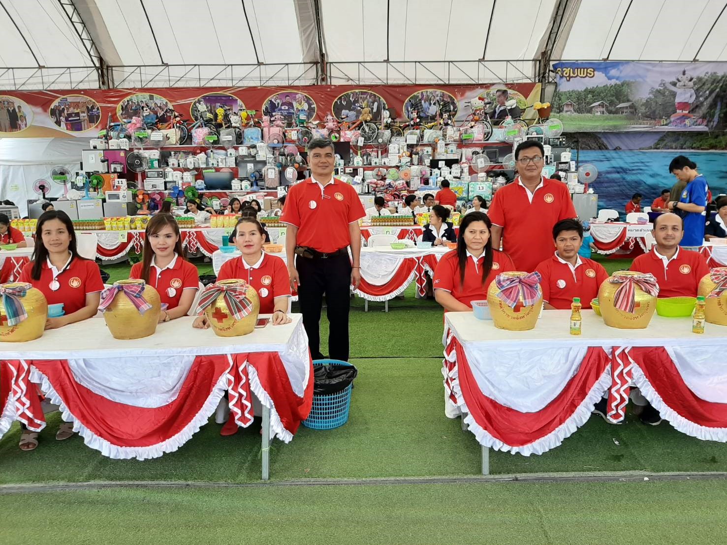 การประปาส่วนภูมิภาคสาขาชุมพรร่วมเป็นคณะกรรมการ แจกรางวัลในกิจกรรมงานกาชาดจังหวัดชุมพร