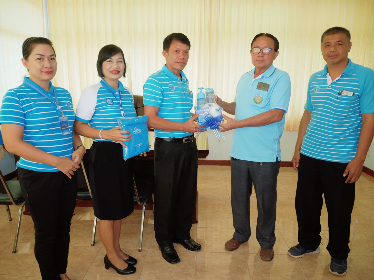 การประปาส่วนภูมิภาคสาขากระบี่  ร่วมสวัสดีปีใหม่แด่ท่านนายกองค์การบริหารส่วนตำบลเขาทอง พร้อมหารือแนวทางในการที่จะใช้น้ำจากคลองธารทิพย์ ต.เขาทอง อ.เมืองกระบี่ จ.กระบี่ เพื่อเป็นแหล่งน้ำดิบสำรองในช่วงฤดูแล้งและสภาวะฝนทิ้งช่วง