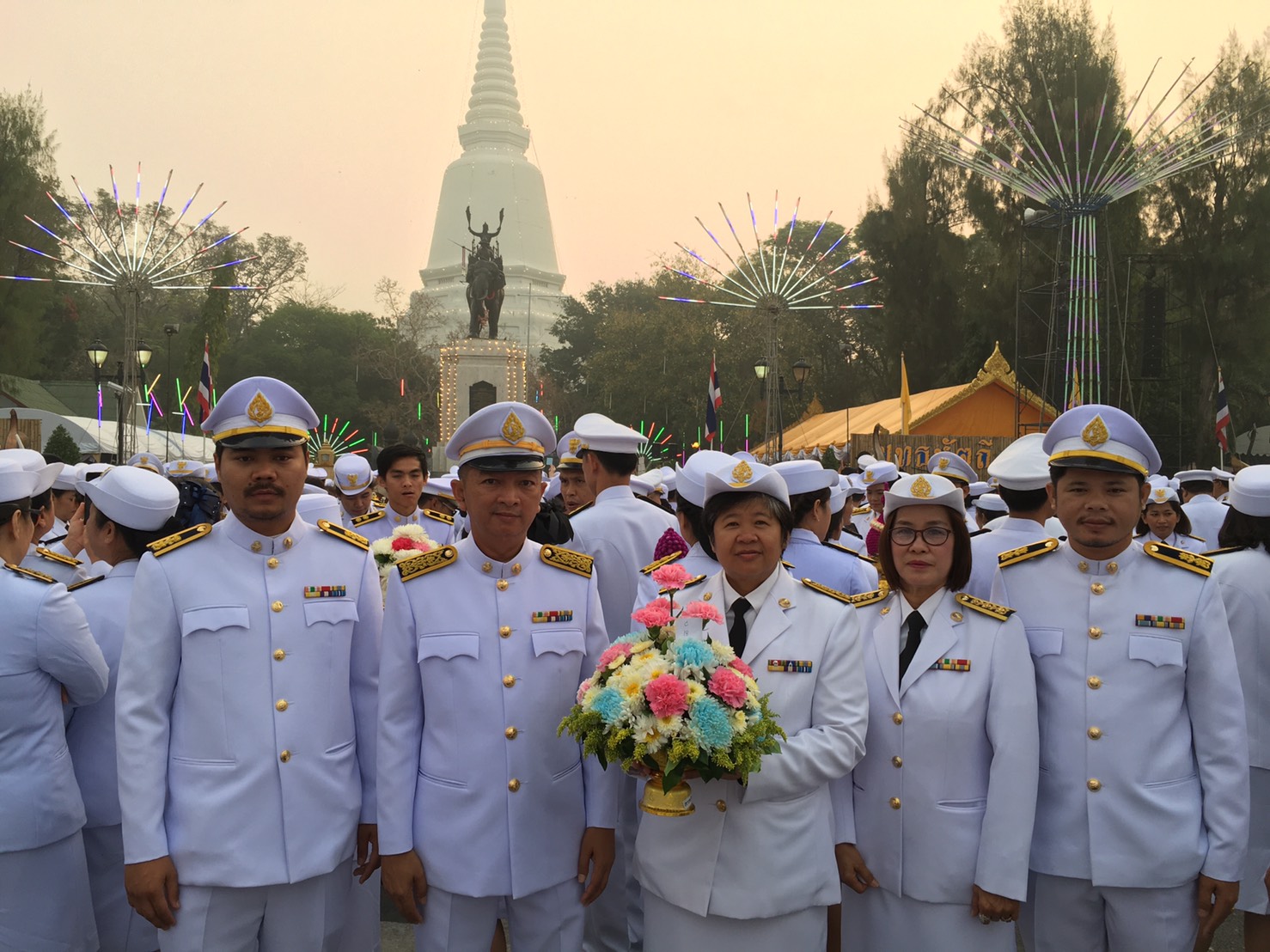 กปภ.ศรีประจันต์วางพานพุ่มสักการะสมเด็จพระนเรศวรมหาราชเนื่องในงานอนุสรณ์ดอนเจดีย์