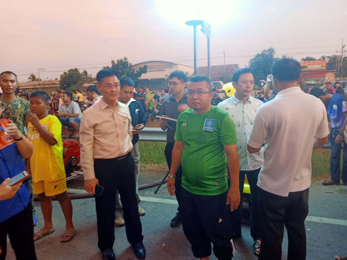ให้การสนับสนุนรถบรรทุกน้ำ กปภ. และเตรียมจุดรับน้ำเพื่อระงับเหตุเพลิงไหม้ร้านรับซื้อขายของเก่า