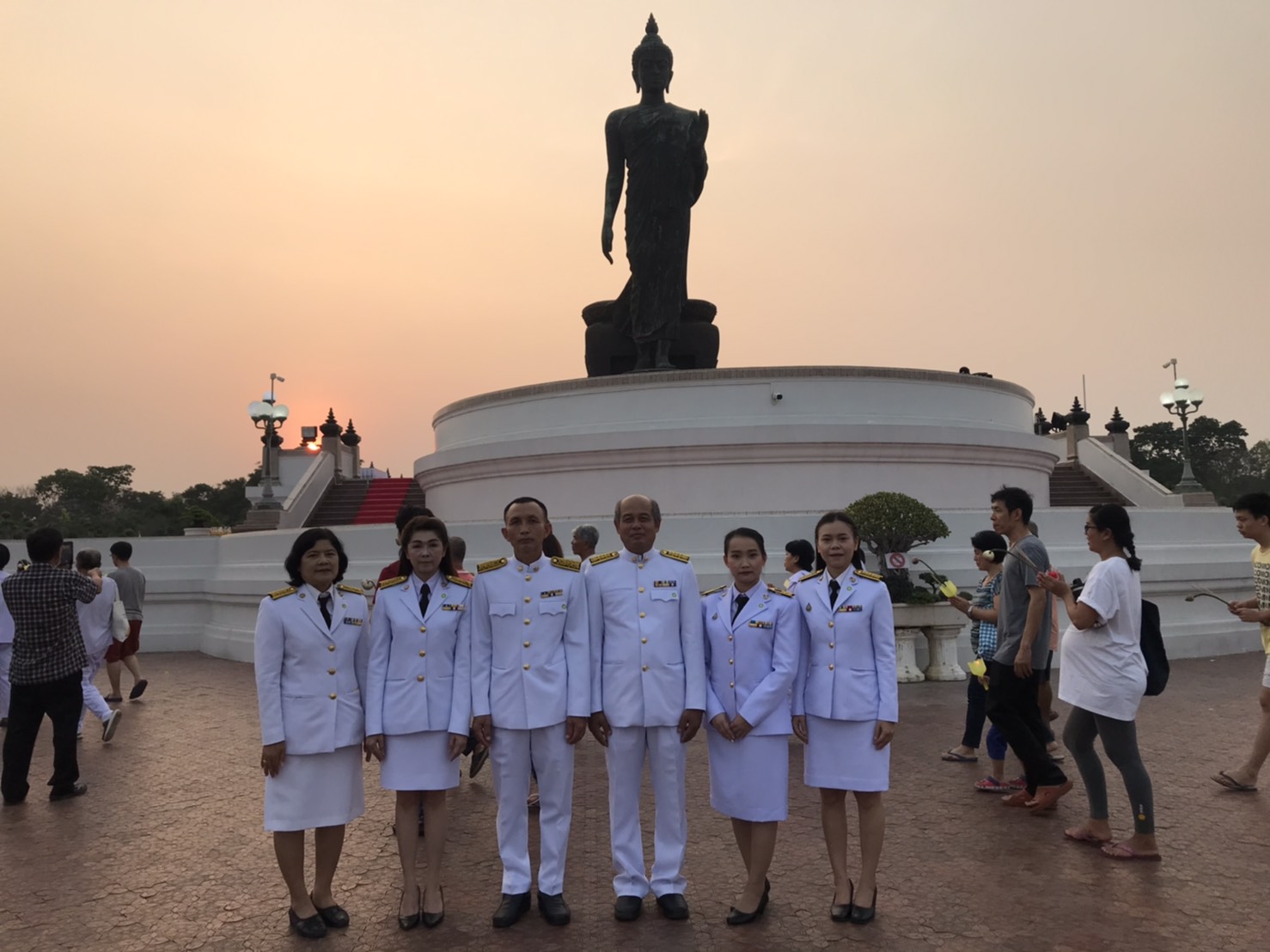 กปภ.สาขาสามพราน เข้าร่วมพิธีทำบุญตักบาตรและเวียนเทียนเนื่องในวันมาฆบูชา ประจำปี 2563
