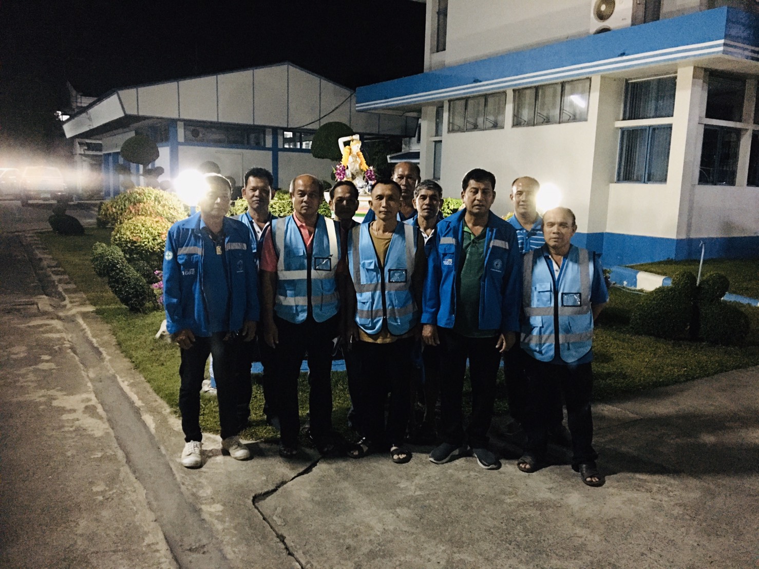 กปภ.สาขาสามพราน ลงพื้นที่ช่วงเวลากลางคืนทำ Step Test บริเวณ DMA 03 บริเวณซุ้มประตู้อ้อมน้อย