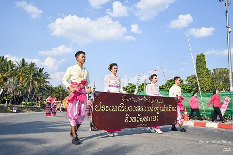 การประปาส่วนภูมิภาคสาขาพะเยา ออกบูธแจกน้ำดื่ม งานบวงสรวงพ่อขุนงำเมือง ประจำปี 2563