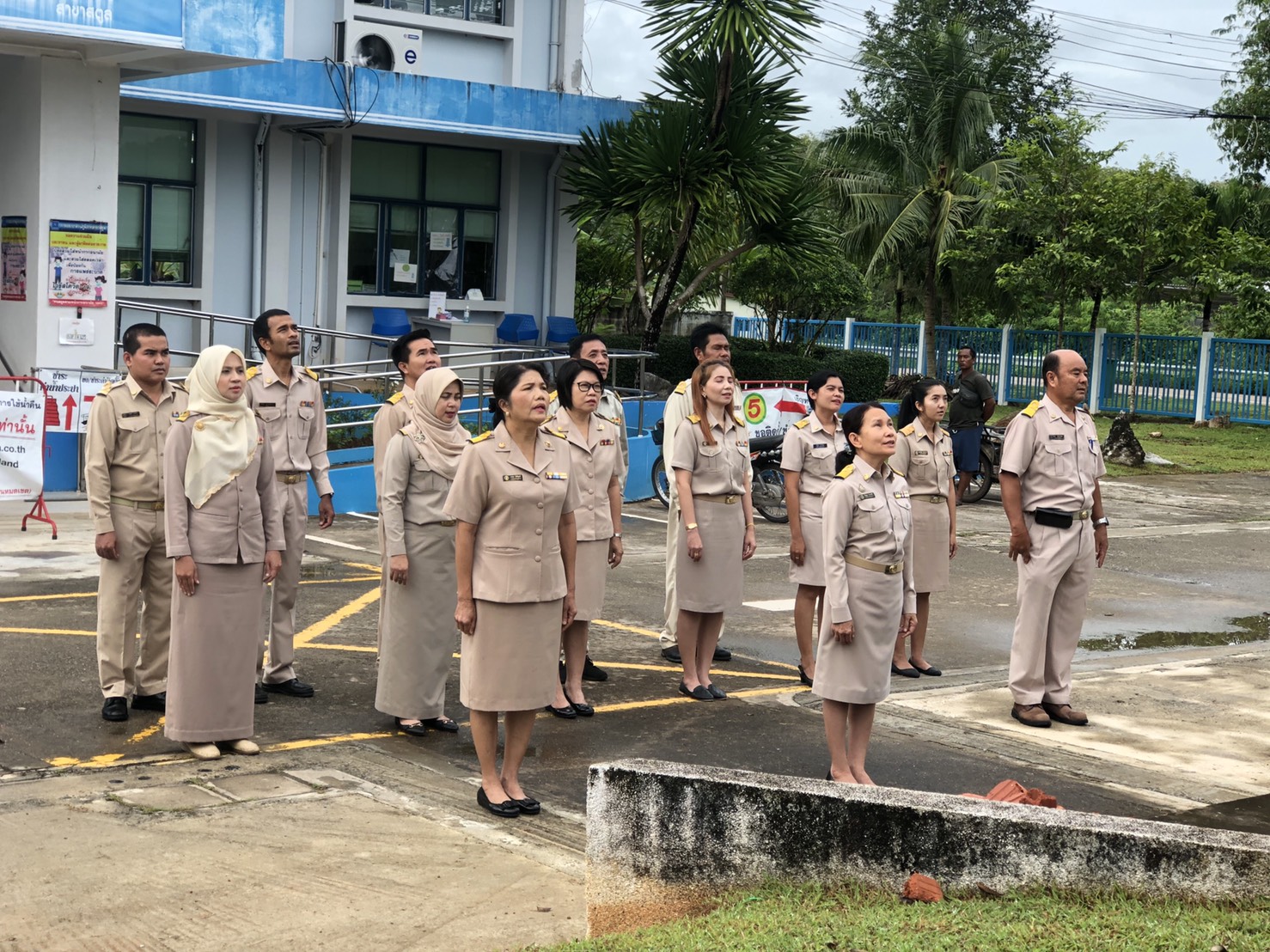 การประปาส่วนภูมิภาคสาขาสตูล ร่วมกิจกรรม เนื่องในวันพระราชทานธงชาติไทย