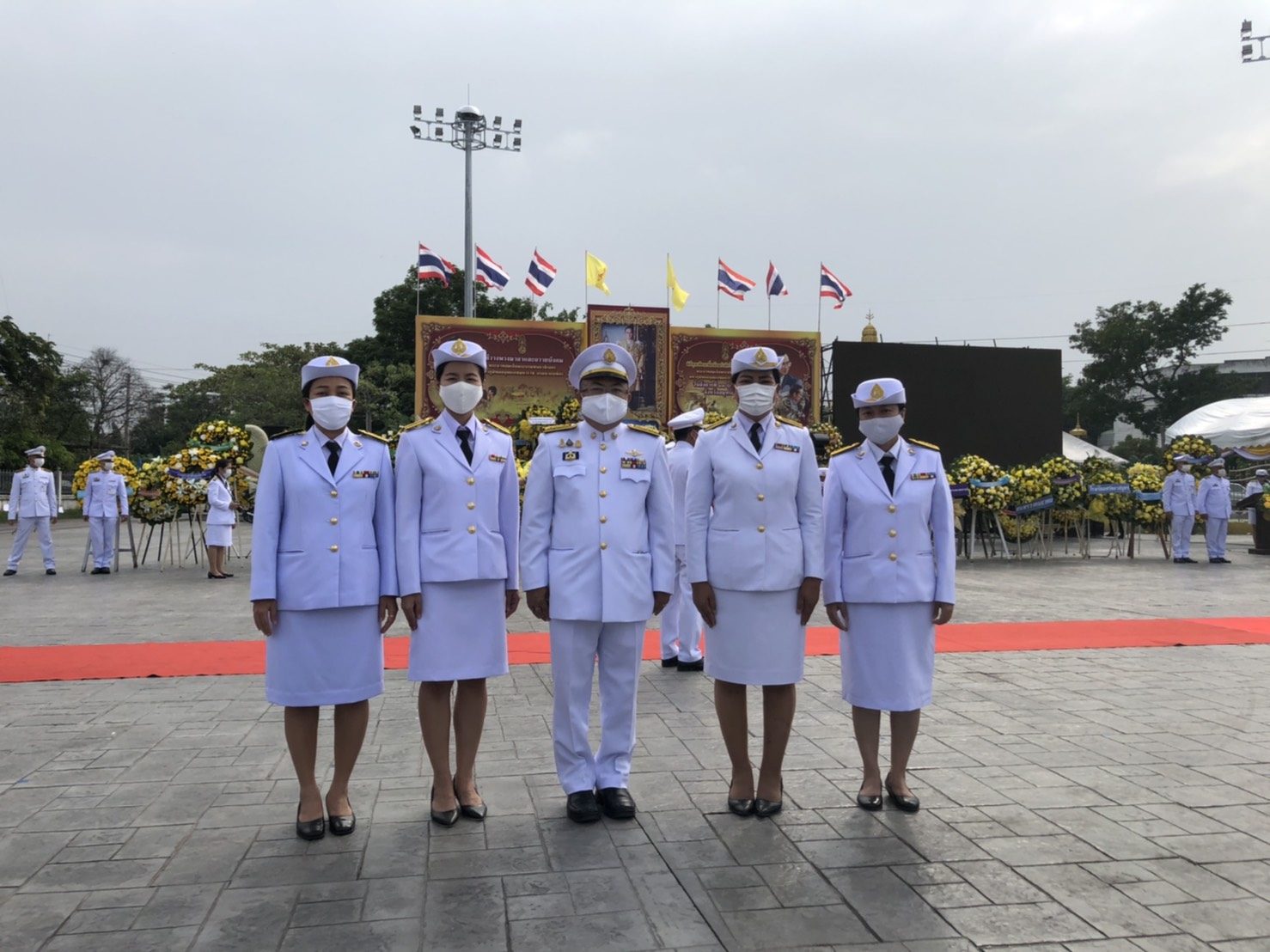 การประปาส่วนภูมิภาคสาขาสมุทรสงคราม เข้าร่วมพิธีบำเพ็ญกุศลและพิธีน้อมรำลึก เนื่องในโอกาสวันคล้ายวันสวรรคตพระบาทสมเด็จพระบรมชนกาธิเบศร มหาภูมิพลอดุลยเดชมหาราช บรมนาถบพิตร ประจำปี 2563