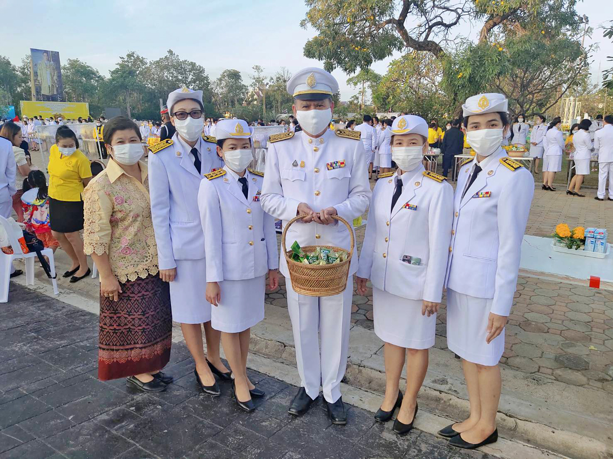 กปภ.สาขาอุบลราชธานี ร่วมพิธีทำบุญตักบาตร พิธีวางพานพุ่มและพิธีถวายบังคม  เนื่องในวันชาติ และวันพ่อแห่งชาติ ประจำปีพุทธศักราช 2563