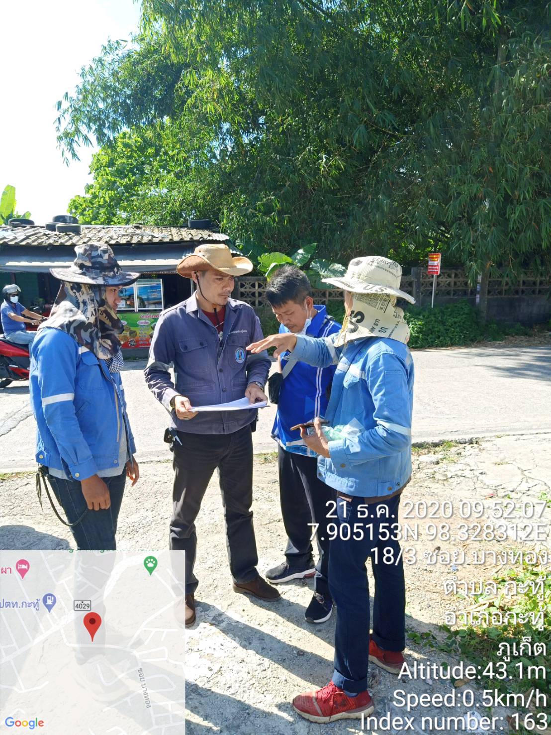กปภ.สาขาภูเก็ต ลงพื้นที่บริเวณหมู่บ้านพนาสนธิ์  ซอยน้ำตกกะทู้ ตำบลกะทู้ อำเภอกะทู้ จังหวัดภูเก็ต