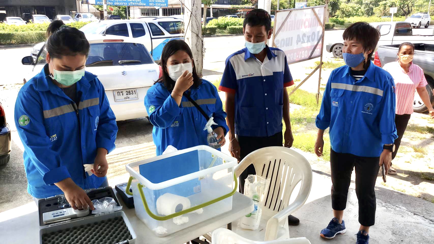 งานควบคุมคุณภาพน้ำ ร่วมกับการประปาส่วนภูมิภาคสาขากระบี่  เก็บตัวอย่างน้ำประปาบริเวณพื้นที่จ่ายน้ำ ตามแผนปฎิบัติงานเฝ้าระวังคุณภาพน้ำโครงการน้ำประปาดื่มได้และโครงการ Water is Life