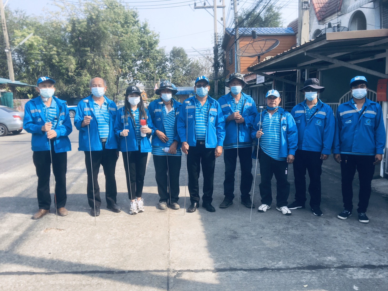 กปภ.สาขาสามพราน ลงพื้นที่สำรวจหาท่อแตก/รั่ว (ช่วงเวลากลางวัน) เพื่อลดน้ำสูญเสียและเพิ่มปริมาณน้ำจำหน่าย