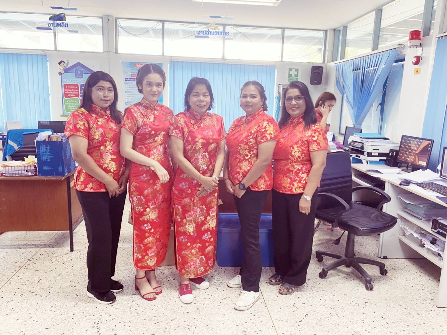 กปภ.สาขาไชยา จัดกิจกรรม "ตรุษจีนนี้อาหมวยแจก " มอบขนมและเครื่องดื่ม แก่ผู้ใช้น้ำเนื่องในเทศกาลตรุษจีน 2564