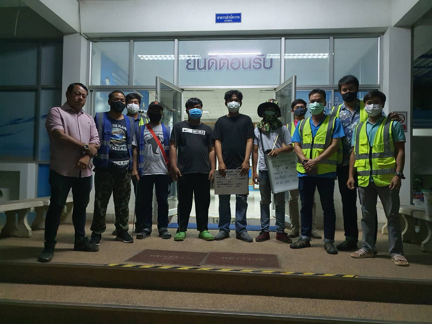 กปภ.สาขากำแพงเพชร  ลงพื้นที่สังเกตการณ์ผู้รับจ้างงานจ้างหาท่อรั่วALC DMA8 ราชดำเนินขวา