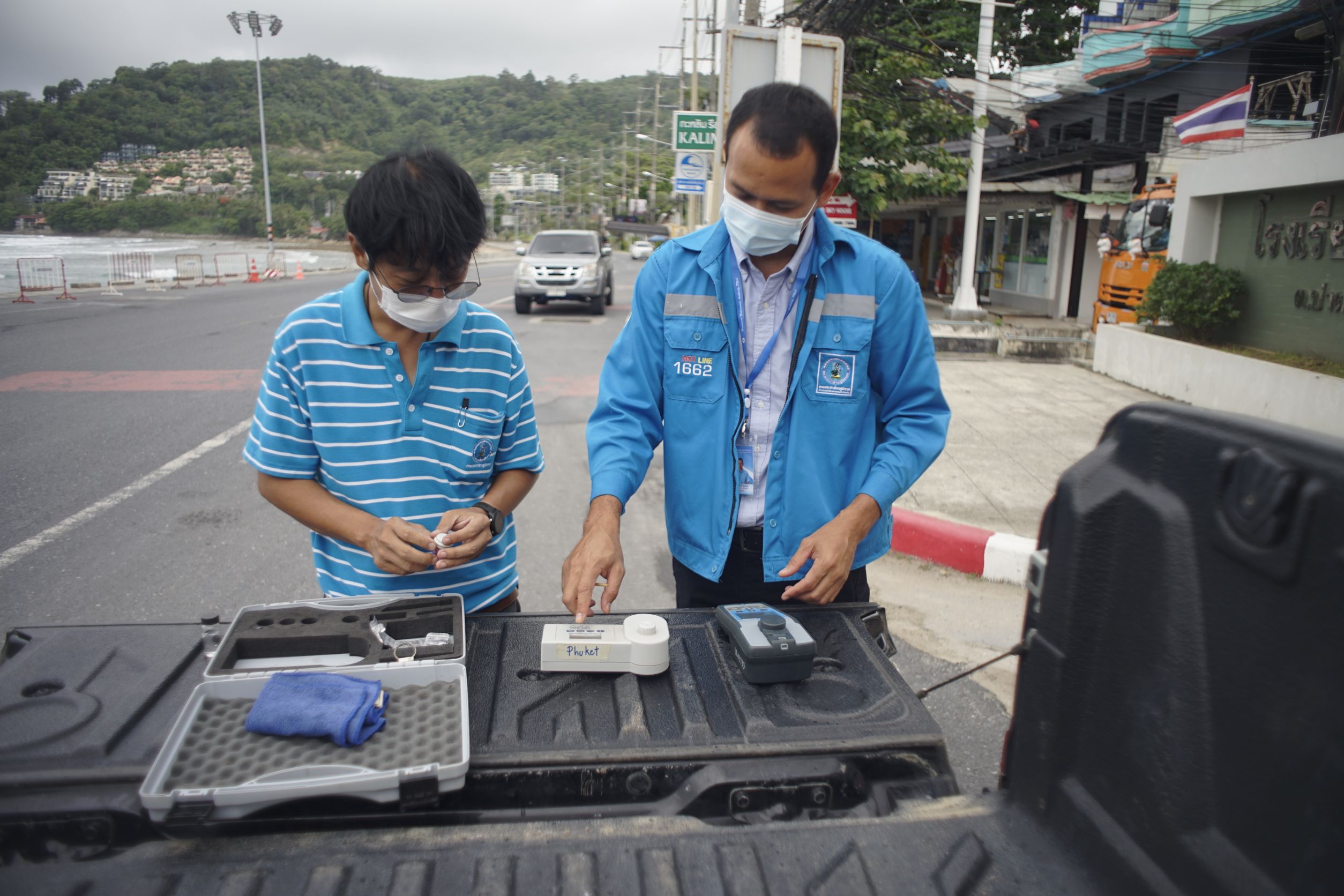 กปภ.สาขาภูเก็ต ลงพื้นที่ตรวจสอบคุณภาพน้ำปลายท่อ บริเวณพื้นที่ กะหลิม กะรน ราไวย์ และหาดสุรินทร์