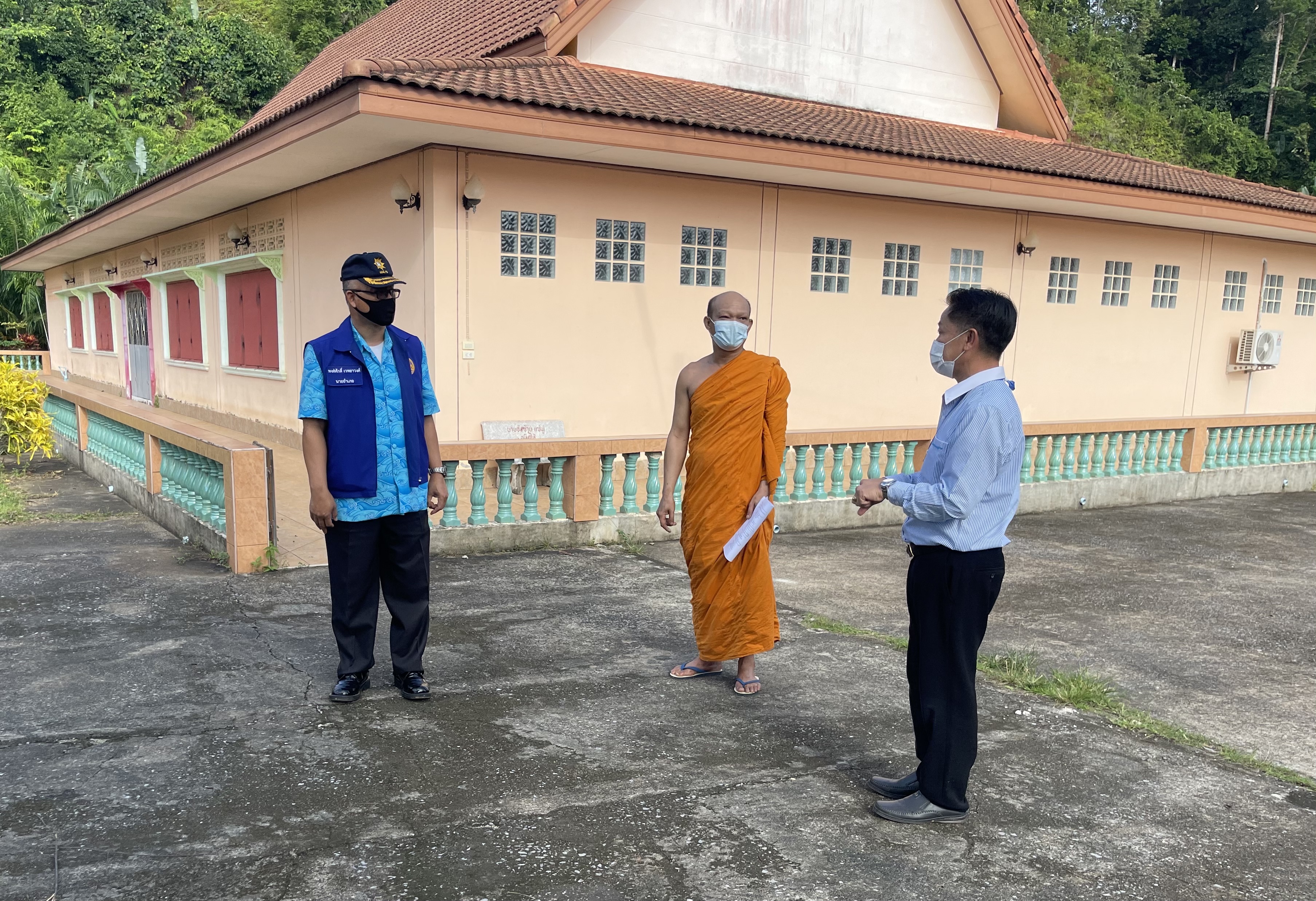 การประปาส่วนภูมิภาคสาขาตะกั่วป่า ช่วยเหลือวัดบางมราในการแก้ปัญหาท่อรั่วภายใน