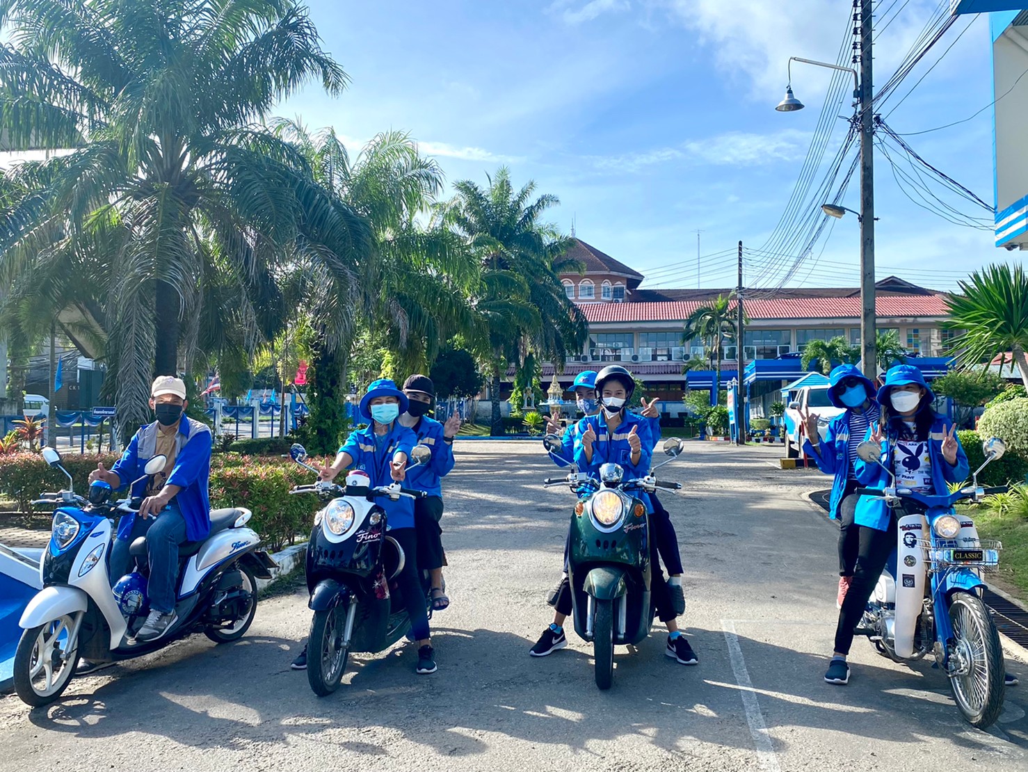 การประปาส่วนภูมิภาคสาขากระบี่ ดำเนินงานตามแผนบริหารจัดการน้ำสูญเสีย เดินหน้าลงพื้นที่ หมู่ที่ 1 หมู่ที่ 2 และหมู่ที่ 3 ตำบลคลองประสงค์ อำเภอเมืองกระบี่ จังหวัดกระบี่ เดินเท้าหาท่อแตกรั่ว พร้อมซ่อมปิดจุด เพื่อลดการเกิดน้ำสูญเสีย