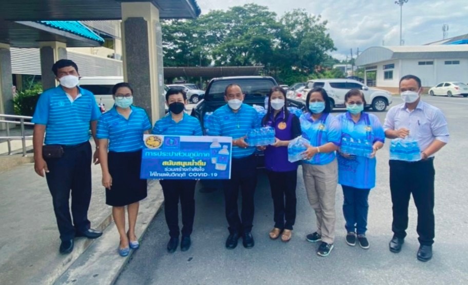 กปภ.สาขาทุ่งสง มอบน้ำดื่มบรรจุขวดตราสัญลักษณ์ กปภ.ให้กับ องค์การบริหารส่วนตำบลน้ำตก