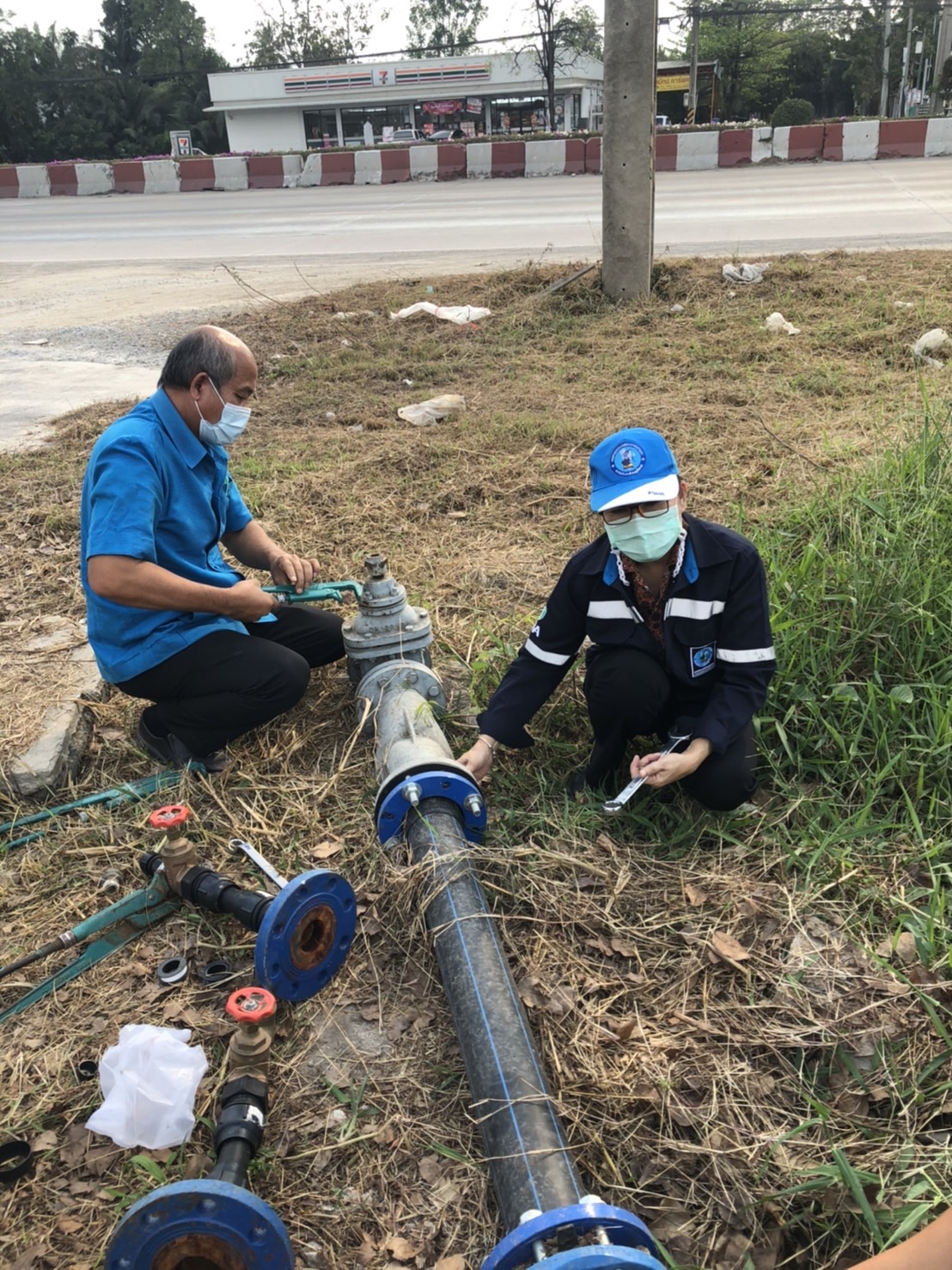กปภ.สาขาสามพราน เข้าติดตั้งมาตรวัดน้ำโรงพยาบาลสนาม ณ โรงเรียนเซนต์โยเซฟอินเตอร์เทคโนโลยี อ.สามพราน จ.นครปฐม