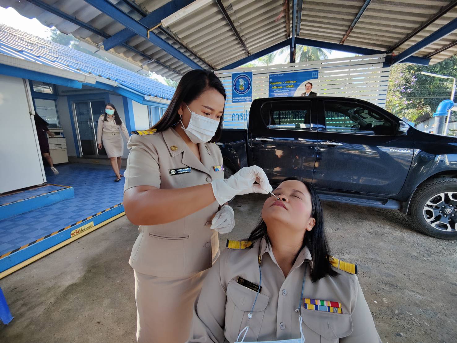 การประปาส่วนภูมิภาคสาขากาญจนดิษฐ์ดำเนินการตรวจคัดกรองเชิงรุกด้วยชุดตรวจหาเชื้อโควิด-19 แบบ Antigen Test Kit (ATK) และปฏิบัติตามมาตรการป้องกันและควบคุมการแพร่ระบาดของโรคติดเชื้อไวรัสโคโรนา 2019 (Covid -19)