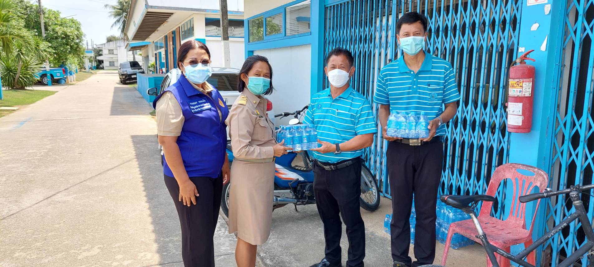 กปภ.สาขาปราณบุรี มอบน้ำดื่มตราสัญญลักษณ์ ตามโครงการ CSR ให้กับกิจกรรมของอำเภอปราณบุรี