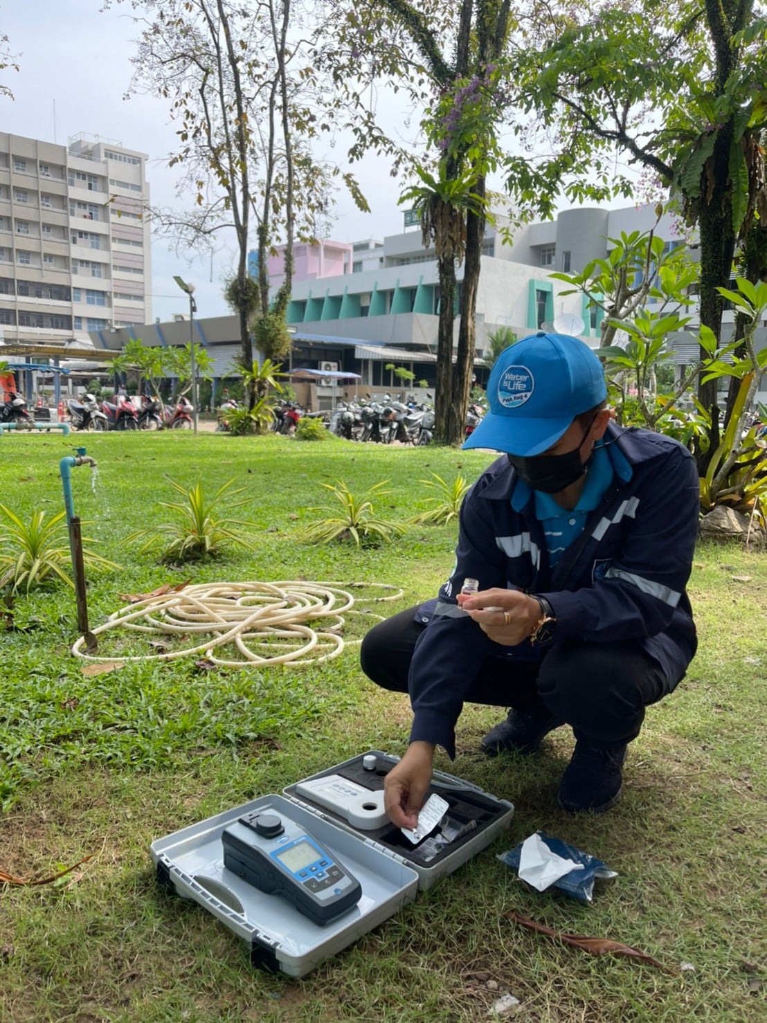 การประปาส่วนภูมิภาคสาขาชุมพร ตรวจสอบคุณภาพน้ำในระบบจ่ายน้ำ ณ โรงพยาบาลชุมพรเขตอุดมศักดิ์ ต.ท่าตะเภา อ.เมือง