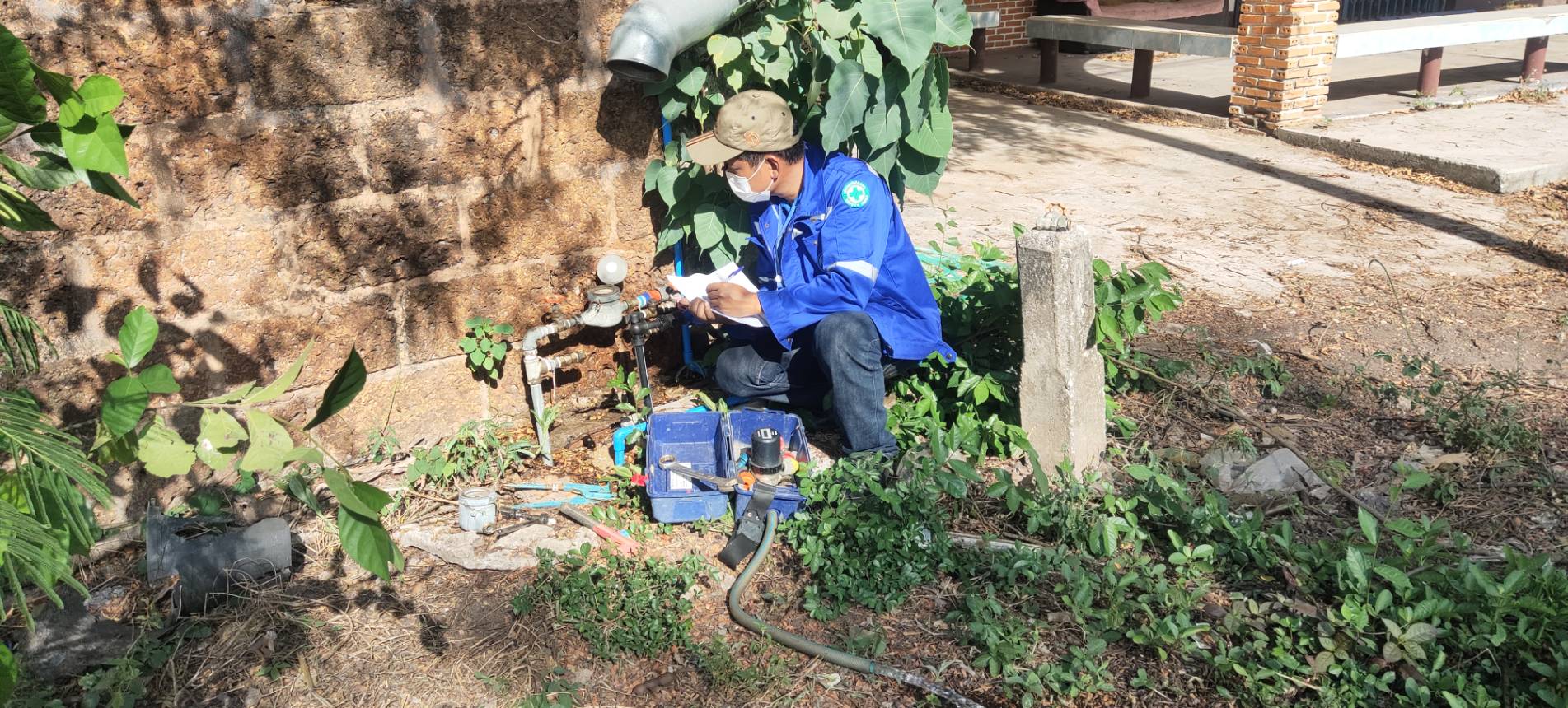 กปภ.สาขากำแพงเพชร ระดมพนักงานสุ่มอ่านมาตร พร้อมทดสอบค่าความคลาดเคลื่อนของมาตรวัดน้ำ (+/- 4%) ตามมาตรฐานของ กปภ.
