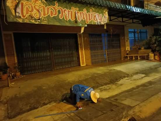 การประปาส่วนภูมิภาคสาขาคลองท่อมลงพื้นที่สำรวจหาท่อแตกรั่ว บริเวณพื้นที่ตำบลคลองพน อำเภอคลองท่อม จังหวัดกระบี่