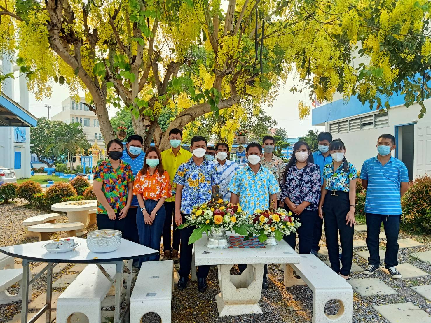 กปภ.สาขาปราณบุรี สรงน้ำพระพุทธรูปประจำสนง. และองค์พระแม่ธรณี เนื่องในเทศกาลวันสงกรานต์ (วันขึ้นปีใหม่ไทย) ประจำปี ๒๕๖๕