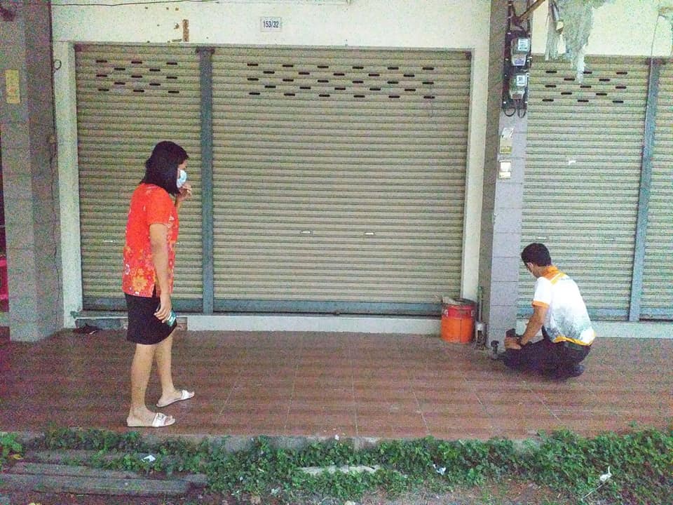 วันพฤหัสบดีที่ 21 เมษายน 2565 การประปาส่วนภูมิภาคสาขากาญจนดิษฐ์ ภายใต้การบริหารงานโดย นายสุรพงศ์ สมหวัง ผู้จัดการการประปาส่วนภูมิภาคสาขากาญจนดิษฐ์ มอบหมายหัวหน้างานจัดเก็บรายได้และหัวหน้างานผลิต ลงพื้นตรวจสอบกรณีมาตรหาย บริเวณพื้นที่ สามแยกคูหา ตำบลกะแดะ อำเภอกาญจนดิษฐ์ จังหวัดสุราษฎร์ธานี เพื่อตรวจสอบและสอบถามผู้ใช้น้ำบ้านใกล้เคียงและผู้ที่เกี่ยวข้องต่อไป