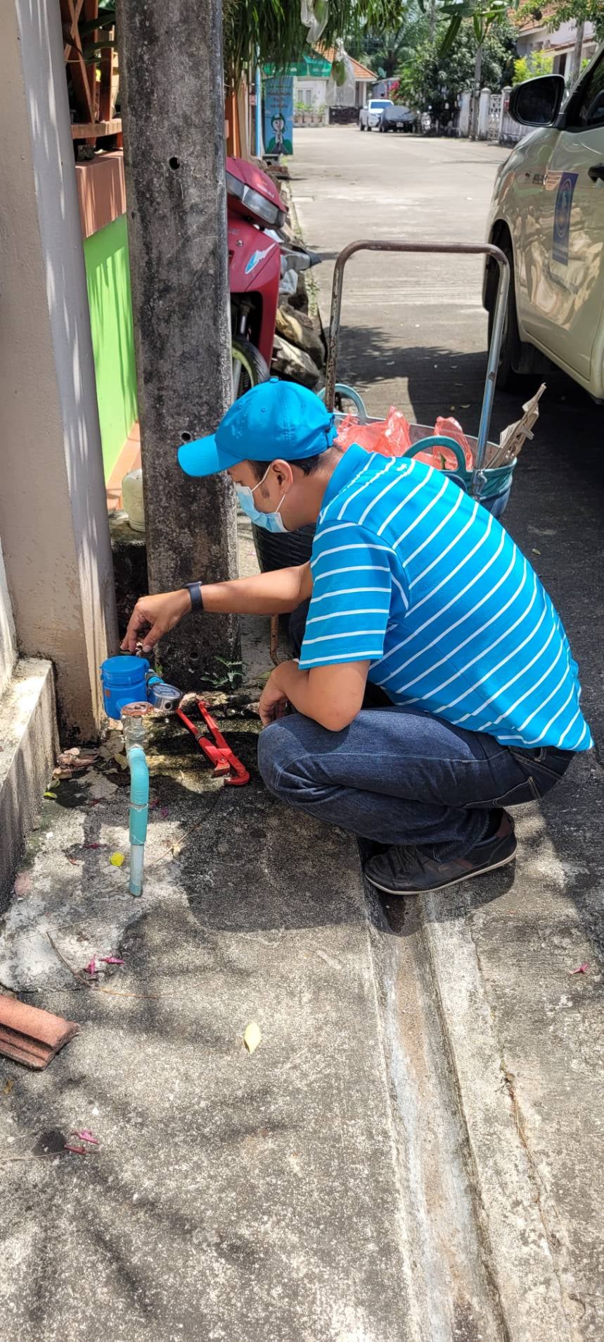 การประปาส่วนภูมิภาคสาขาชุมพร ดำเนินการตามแผนกิจกรรมลดน้ำสูญเสีย ตรวจสอบแรงดันน้ำ ในพื้นที่ตำบลตากแดด อำเภอเมือง จังหวัดชุมพร