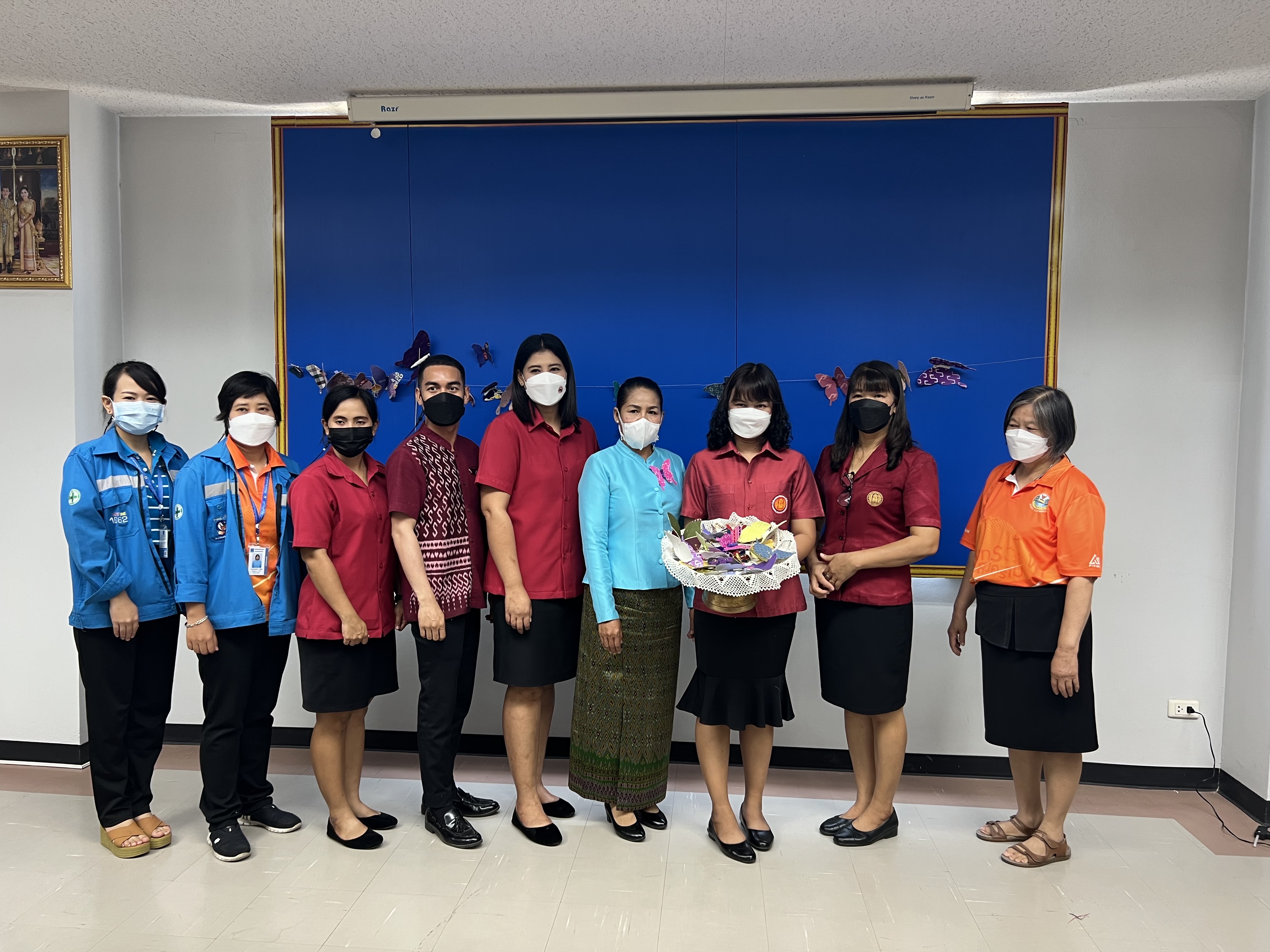 กปภ.สาขาสมุทรสงคราม ร่วมประดิษฐ์ผีเสื้อที่ทำจากผ้าไหม ผ้าฝ้าย หรือผ้าตามอัตลักษณ์ของจังหวัดสมุทรสงคราม