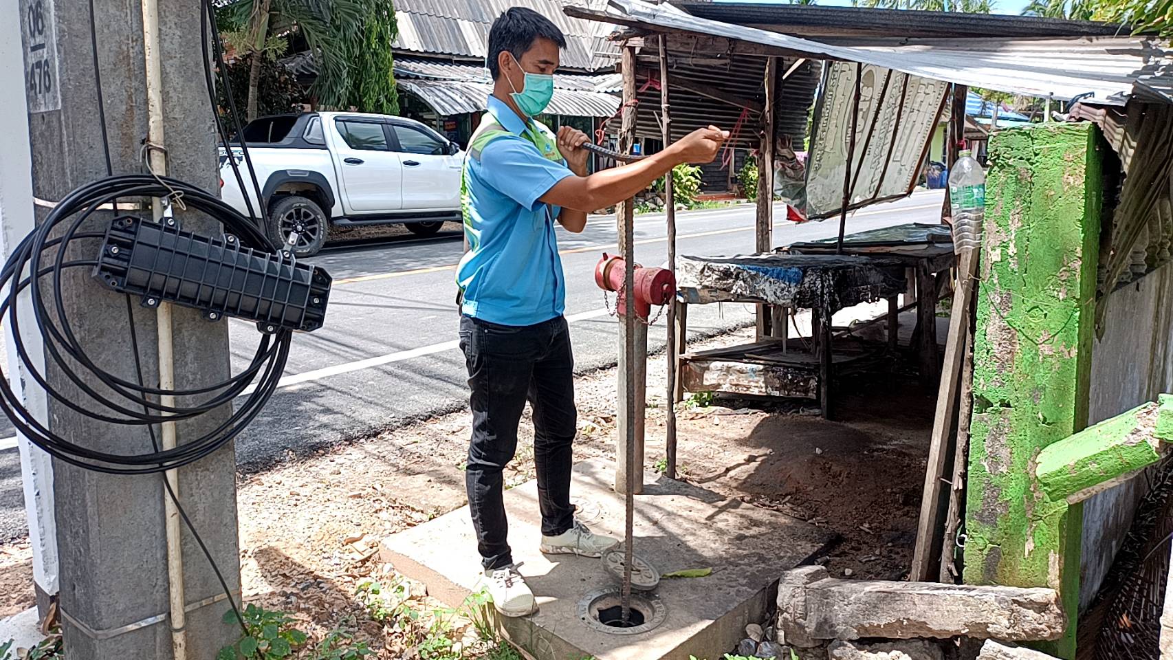 วันพฤหัสบดีที่ 26 พฤษภาคม 2565 การประปาส่วนภูมิภาคสาขากาญจนดิษฐ์ ภายใต้การบริหารงานโดยนายสุรพงศ์ สมหวัง ผู้จัดการการประปาส่วนภูมิภาคสาขากาญจนดิษฐ์ มอบหมายหัวหน้างานบริการและควบคุมน้ำสูญเสียและพนักงานในสังกัด ลงพื้นที่ตำบลท่าอุแท ตำบลพลายวาส ตำบลกะแดะ ออกทำ Step test ค้นหาท่อรั่ว เส้นท่อจ่ายน้ำเส้นใหม่จาก สถานีจ่ายน้ำวิภาวดี ไปถึงตลาดกาญจนดิษฐ์ อ.กาญจนดิษฐ์ จ.สุราษฎร์ธานี เพื่อค้นท่อแตกท่อรั่วและเพิ่มปริมาณน้ำจ่ายให้ลูกค้าได้ดียิ่งขึ้น