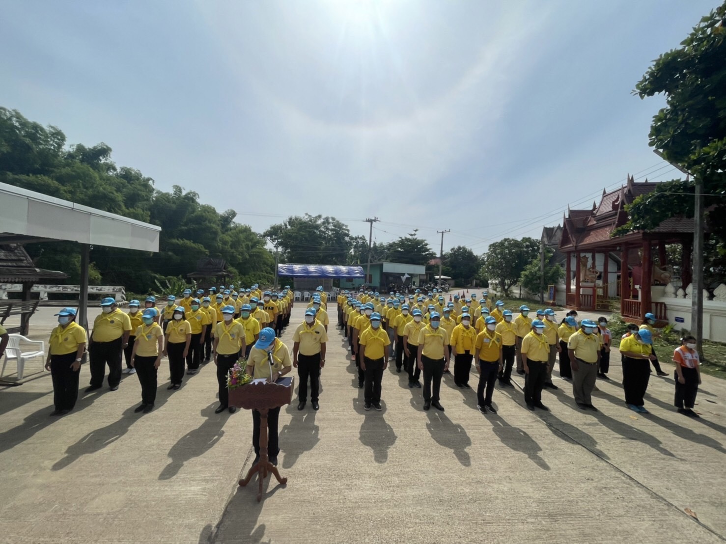 เมื่อวันที่ 2 มิถุนายน 2565 เวลา 08.30 น. กปภ.สาขาเกาะคา นำโดยนางอรวรรณ รัตนจักร์ ผู้จัดการการประปาส่วนภูมิภาคสาขาเกาะคา มอบหมายให้นายเสรี วุฒิไกรวัฒน์ หัวหน้างานบริการและควบคุมน้ำสูญเสีย พร้อมด้วยพนักงานในสังกัด เข้าร่วมกิจกรรมจิตอาสาพัฒนา "ปลูกต้นไม้" กิจกรรมเฉลิมพระเกียรติสมเด็จพระนางเจ้าฯ พระบรมราชินี เนื่องในโอกาสวันเฉลิมพระชนมพรรษา 3 มิถุนายน 2565  ณ ริมตลิ่งลำน้ำแม่ยาวบ้านม่วงน้อย หมู่ 3 ตำบลเกาะคาคา อำเภอเกาะคา จังหวัดลำปาง