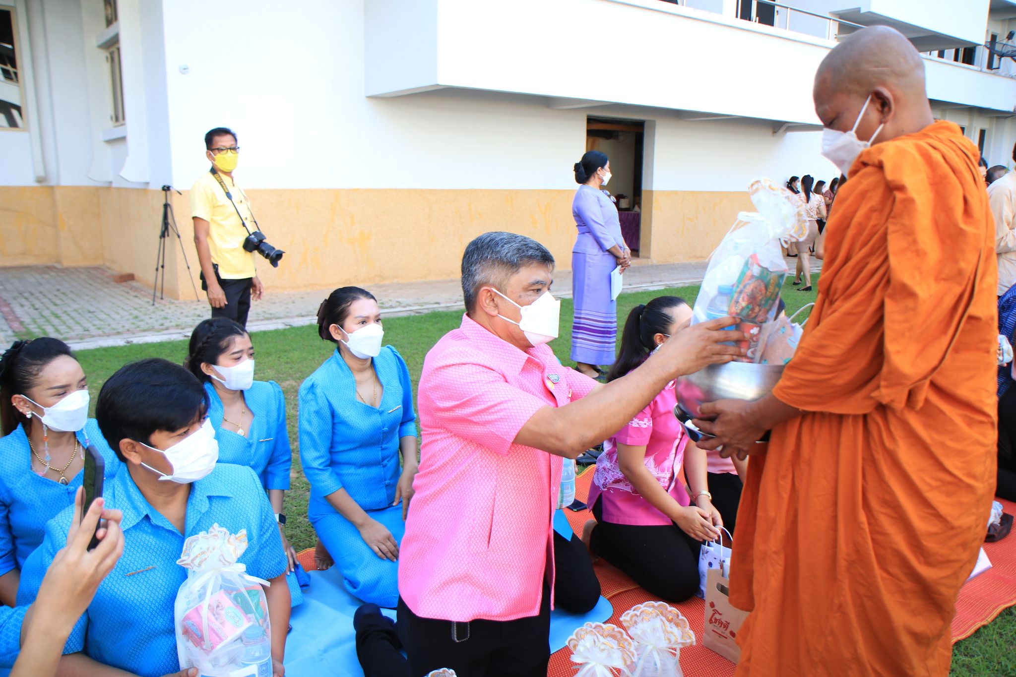 การประปาส่วนภูมิภาคสาขาชุมพร ร่วมกิจกรรม ผู้ว่าชวนทำบุญวันธรรมสวนะจังหวัดชุมพร