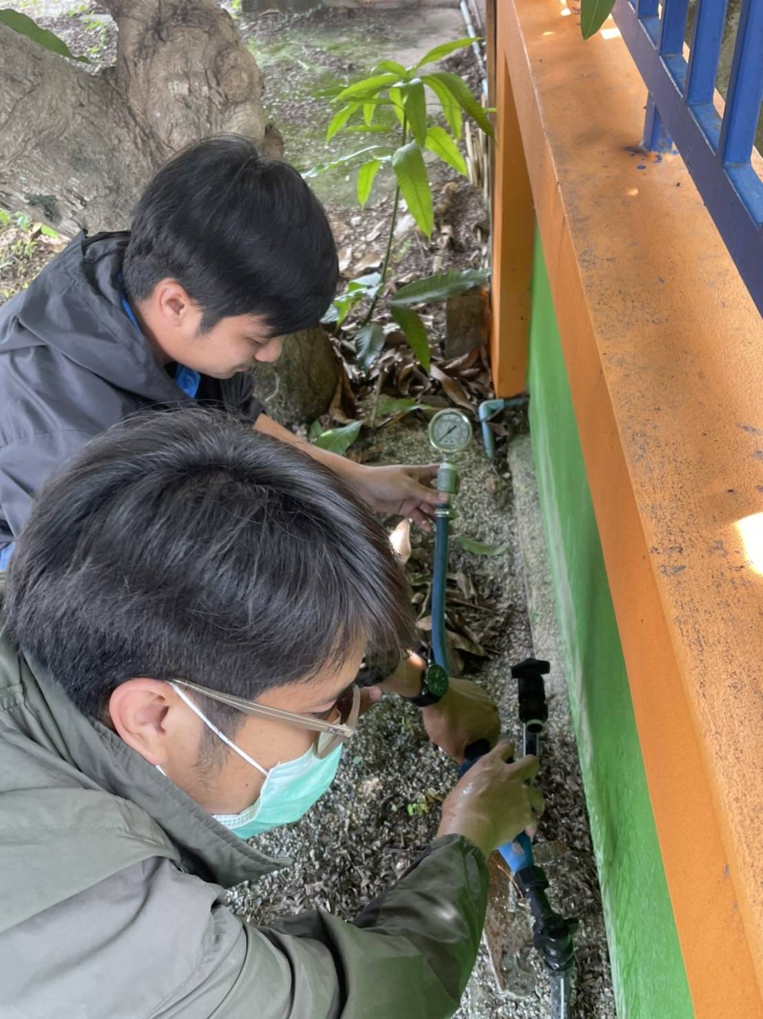 เดินหน้าไม่หยุด ทีมงานบริการ ฯ หาท่อแตกรั่วกลางวัน พบ 2 จุด มีแผน ALC ต่อเนื่อง