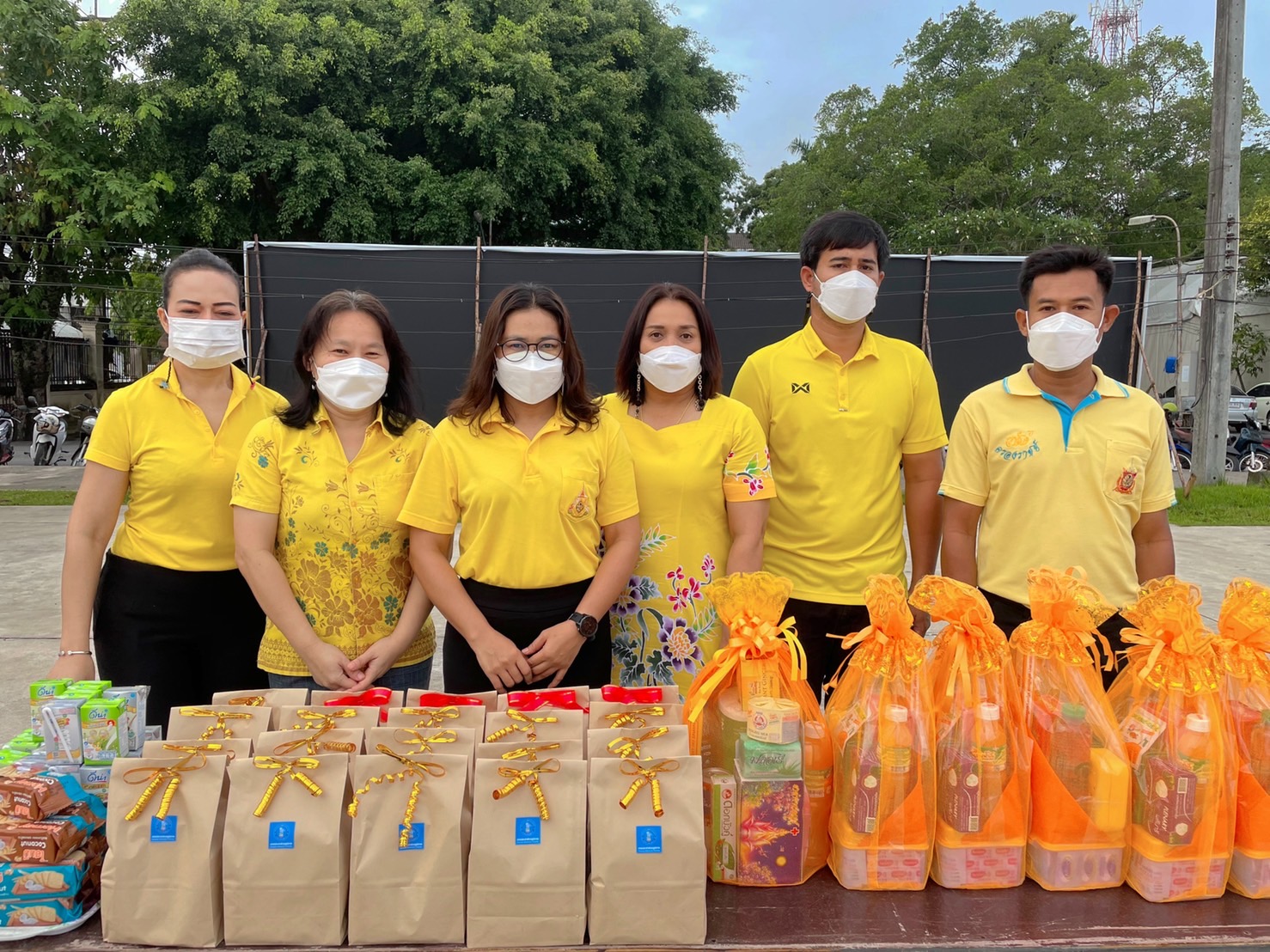 การประปาส่วนภูมิภาคสาขาทุ่งสง ร่วมพิธีทำบญตักบาตรถวายพระราชกุศล เนื่องในโอกาสวันเฉลิมพระชนมพรรษารพระบาทสมเด็จพระเจ้าอยูหัวฯ