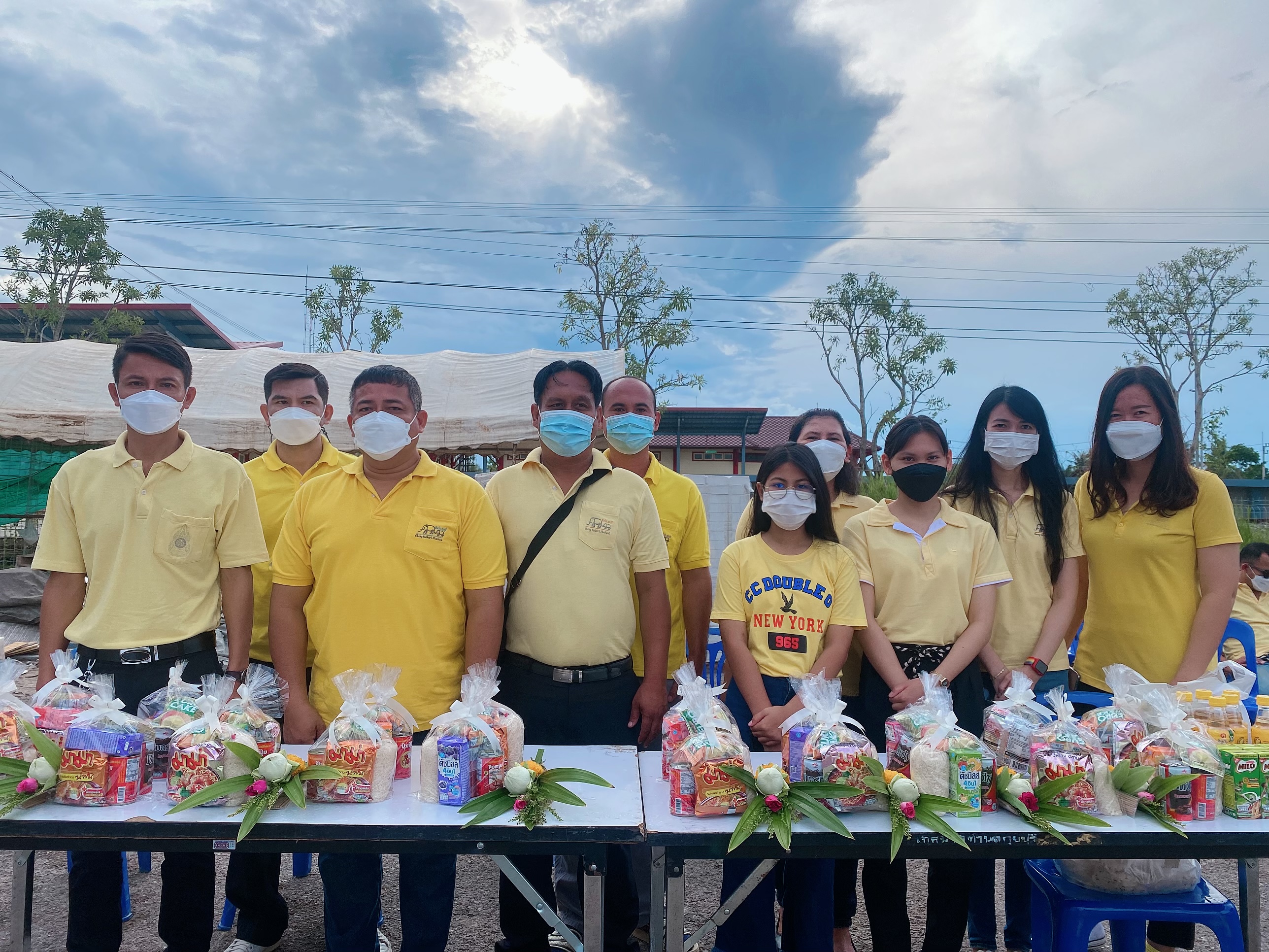 กปภ.สาขากุยบุรีเข้าร่วมพิธีทำบุญตักบาตรถวายเป็นพระราชกุศล เนื่องในโอกาสวันเฉลิมพระชนมพรรษาสมเด็จพระเจ้าอยู่หัว ปีพุทธศักราช 2565