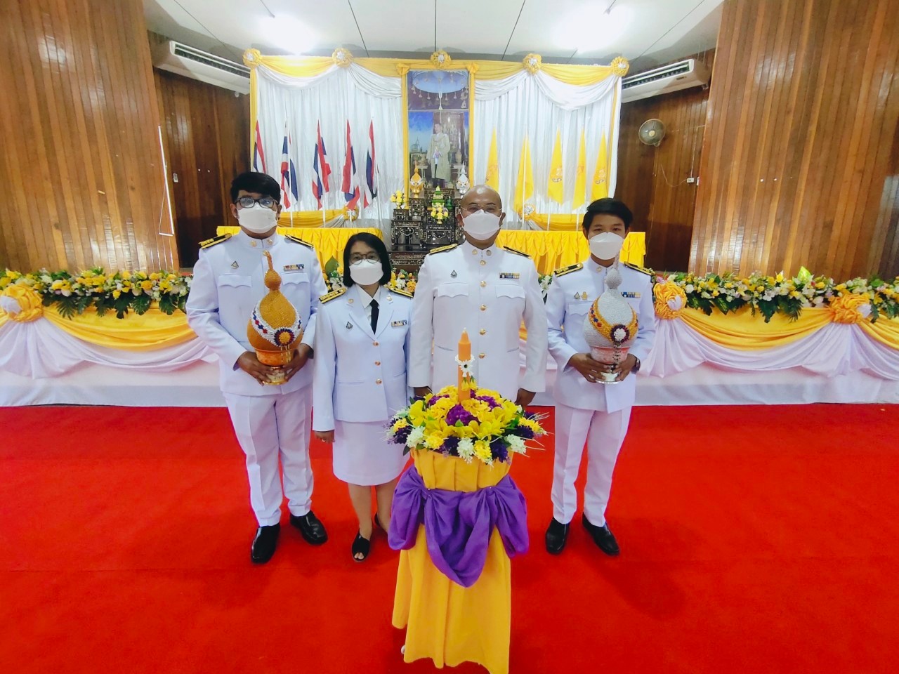 กปภ.สาขาท่ามะกา ร่วมพิธีถวายเครื่องราชสักการะและวางพานพุ่ม และพิธีจุดเทียนถวายพระพรชัยมงคล เฉลิมพระเกียรติพระบาทสมเด็จพระเจ้าอยู่หัว เนื่องในโอกาสมหามงคลเฉลิมพระชนมพรรษา 28 กรกฎาคม 2565 ช่วงเย็น