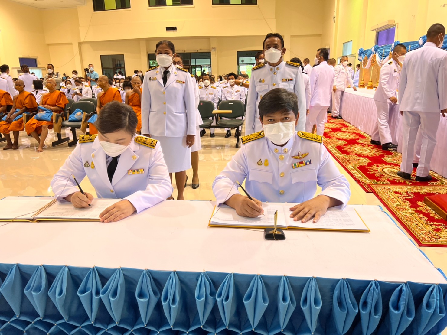 การประปาส่วนภูมิภาคสาขาชุมพร ร่วมกิจกรรมพิธีลงนามถวายพระพรชัยมงคลและพิธีทางศาสนามหามงคล 5 ศาสนา เนื่องในวันเฉลิมพระชนมพรรษา 12 สิงหาคม 2565 ณ หอประชุมจังหวัดชุมพร