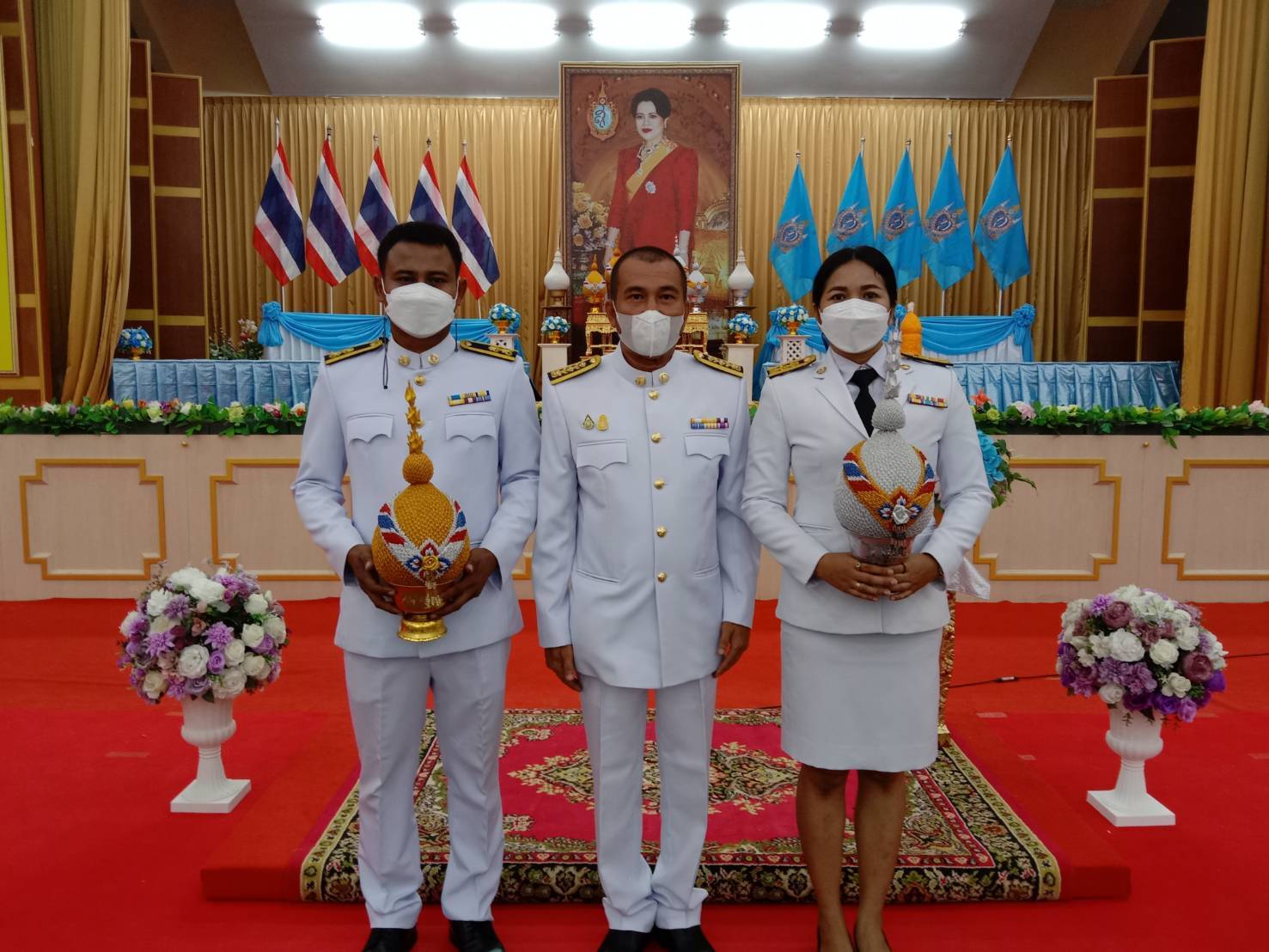 กปภ.สาขาคลองท่อม ได้เข้าร่วมพิธีถวายเครื่องราชสักการะและวางพานพุ่ม และพิธีจุดเทียนถวายพระพรชัยมงคล