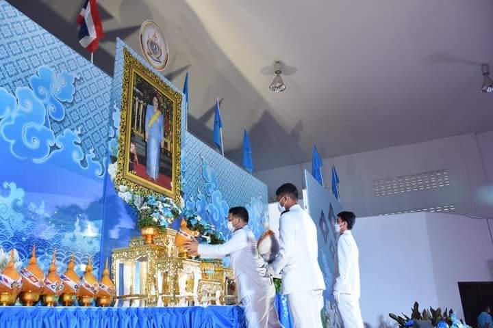 เนื่องในวันศุกร์ที่ 12 สิงหาคม 2565 การประปาส่วนภูมิภาคสาขากาญจนดิษฐ์ โดยนายสุรพงศ์ สมหวัง ผู้จัดการการประปาส่วนภูมิภาคสาขากาญจนดิษฐ์ พร้อมพนักงานในสังกัด เข้าร่วมกิจกรรมเฉลิมพระเกียรติสมเด็จพระนางเจ้าสิริกิติ์ พระบรมราชินีนาถ พระบรมราชชนนีพันปีหลวง เนื่องในโอกาสวันเฉลิมพระชนมพรรษา 12 สิงหาคม 2565 โดยในเวลา 17.00 น.ได้เข้าร่วมพิธีถวายเครื่องราชสักการะและวางพานพุ่ม และพิธีจุดเทียนถวายพระพรชัยมงคล ณ ศาลาประชาคมอำเภอกาญจนดิษฐ์ ตำบลกะแดะ อำเภอกาญจนดิษฐ์ จังหวัดสุราษฎร์ธานี