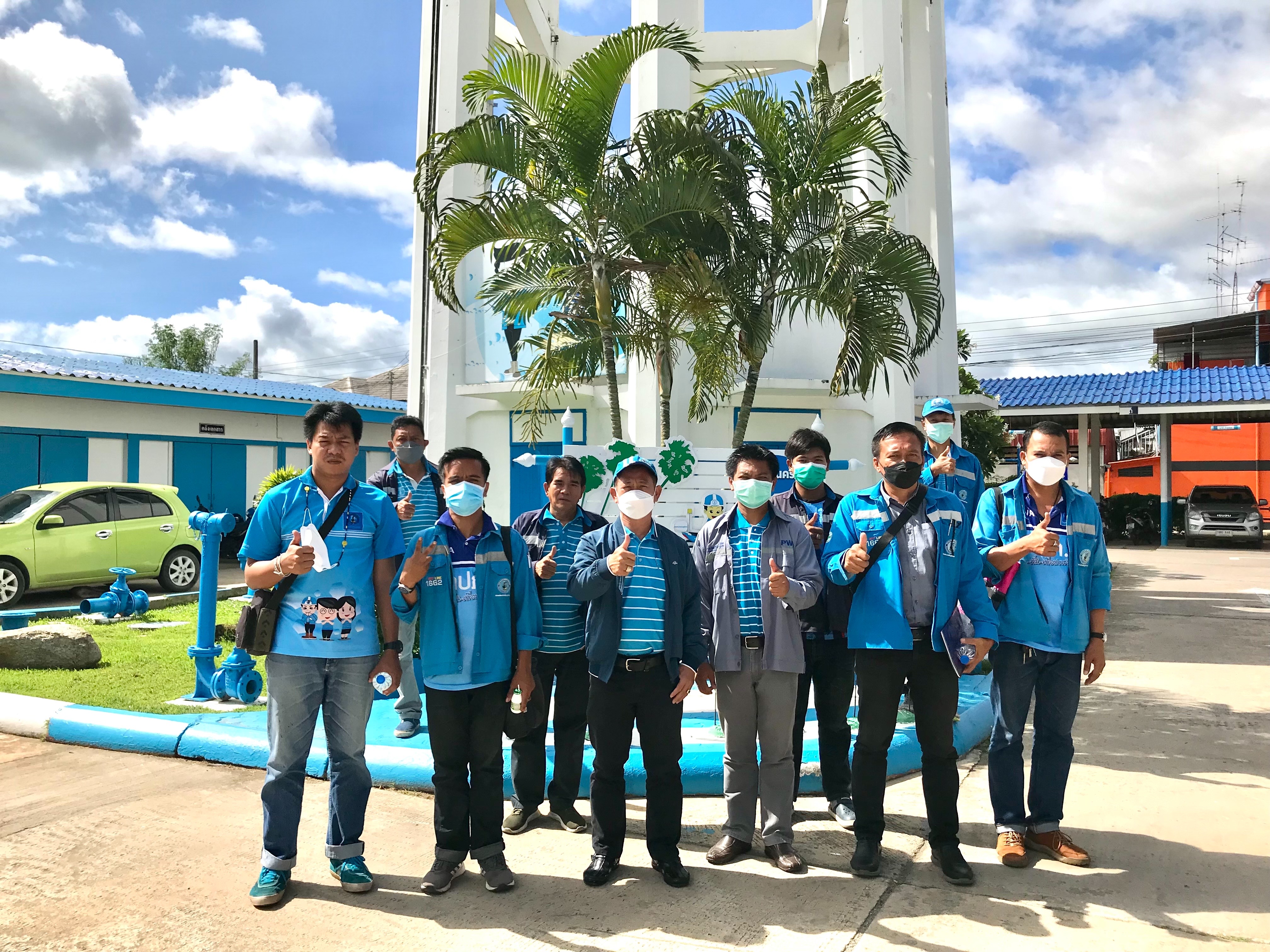 กปภ.สาขาปราณบุรี ลงพื้นที่ออกหาท่อแตก-ท่อรั่ว เชิงรุก (Active Leak Control) ตรวจสอบปัญหาน้ำไหลอ่อน พร้อมแก้ไขทันที ตามแผนลดน้ำสูญเสีย บริเวณ หมู่บ้านตำหรุ หมู่ที่ 1 ตำบลเขาน้อย อำเภอปราณบุรี จังหวัดประจวบฯ