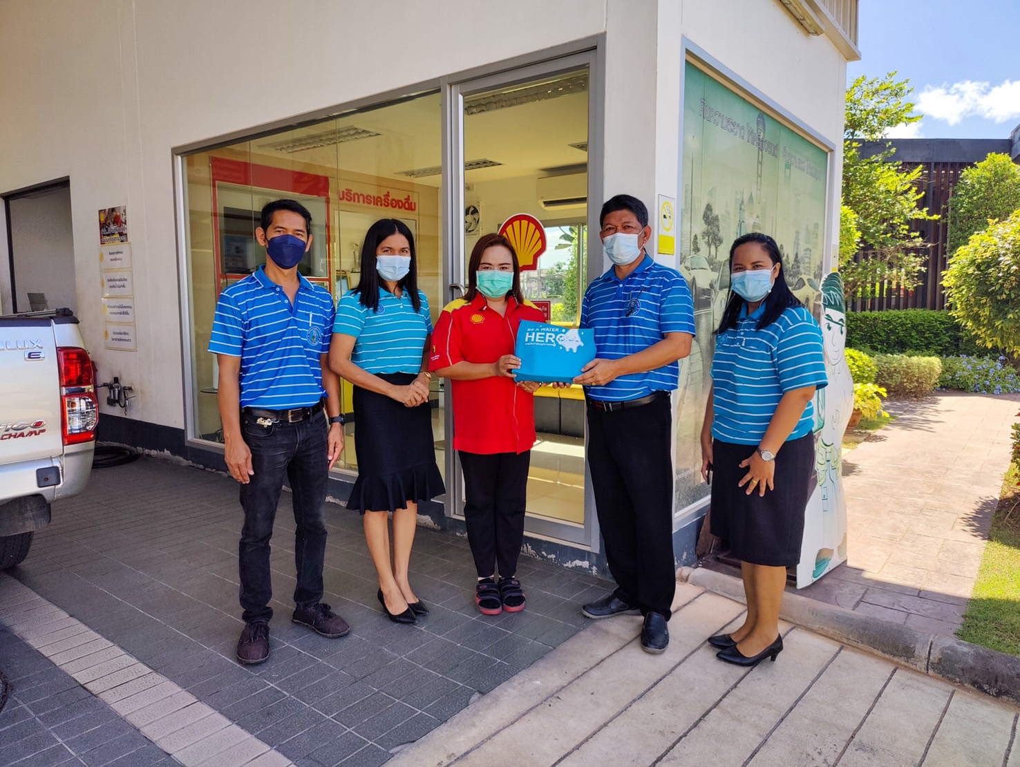 การประปาส่วนภูมิภาคสาขากาญจนดิษฐ์ ลงพื้นที่พบผู้ใช้น้ำรายใหญ่ ภายใต้กิจกรรมมุ่งมั่นเพื่อปวงชน เติมใจให้กันประจำปี 2565 ณ ปั้มน้ำมันเชลล์ท่าทองใหม่ อำเภอกาญจนดิษฐ์    อำเภอกาญจนดิษฐ์ จังหวัดสุราษฎร์ธานี