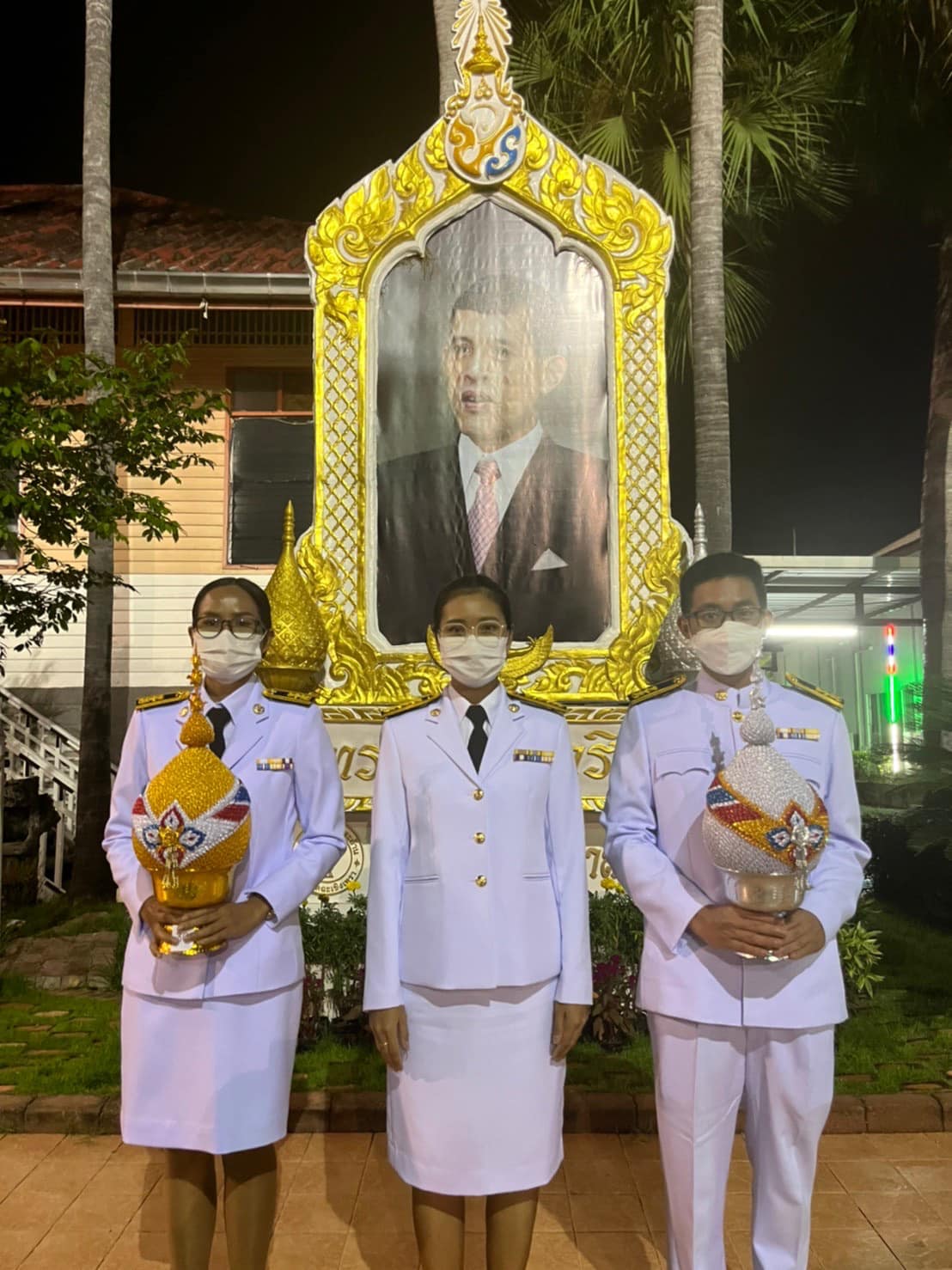 กปภ.สาขาบางปะกง ร่วมพิธีถวายเครื่องราชสักการะและวางพานพุ่ม และพิธีจุดเทียนถวายพระพรชัยมงคล เฉลิมพระเกียรติพระบาทสมเด็จพระเจ้าอยู่หัว เนื่องในโอกาสมหามงคลเฉลิมพระชนมพรรษา 28 กรกฎาคม 2565