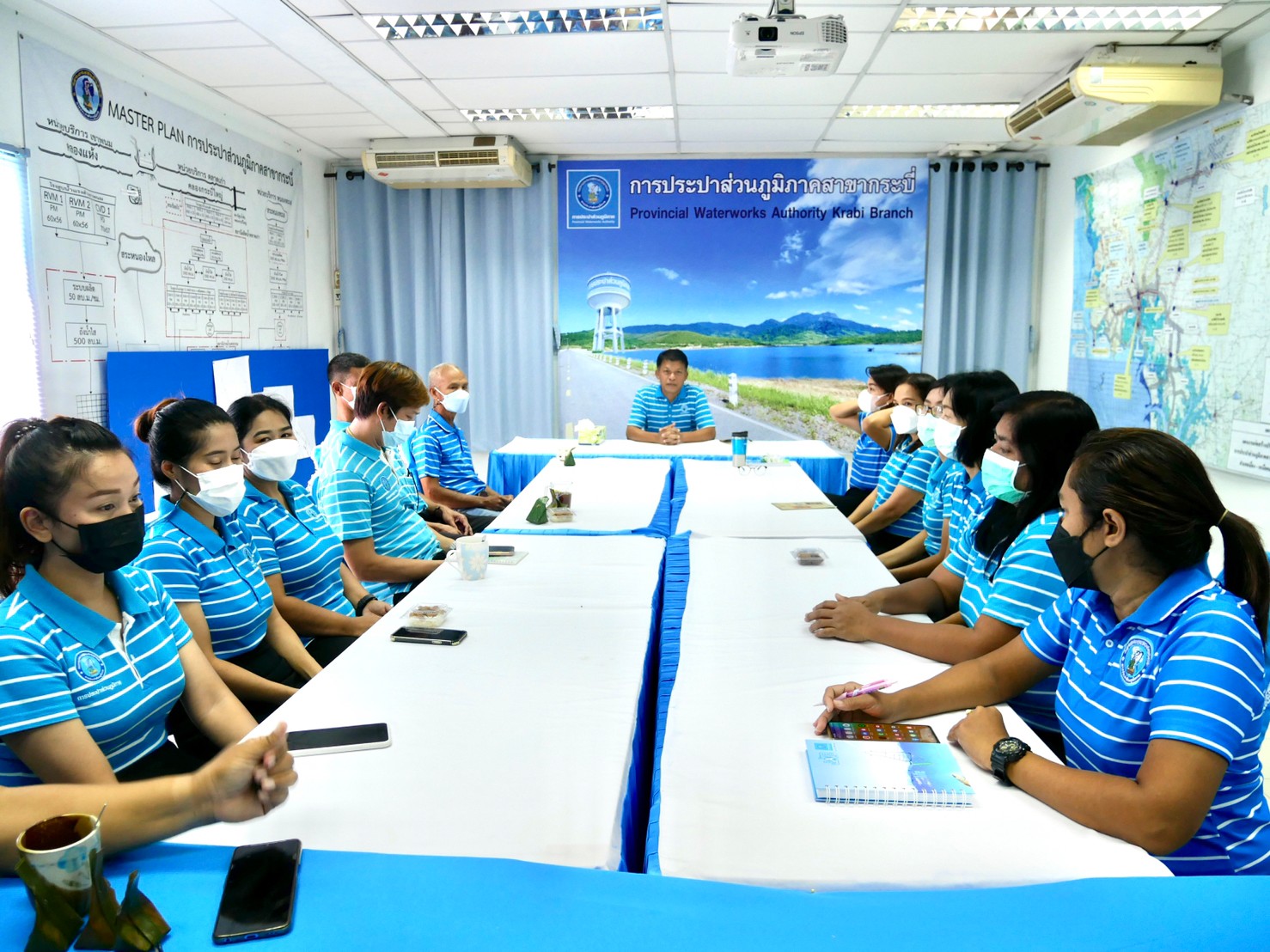 การประปาส่วนภูมิภาคสาขากระบี่ จัดกิจกรรมสนทนายามเช้า (MORNING TALK) ครั้งที่ 11 ประจำปี 2565 พร้อมประชุมติดตามแผนการดำเนินงานศูนย์ราชการสะดวก (Government Easy Contact Center : GECC ) ประจำปี 2565