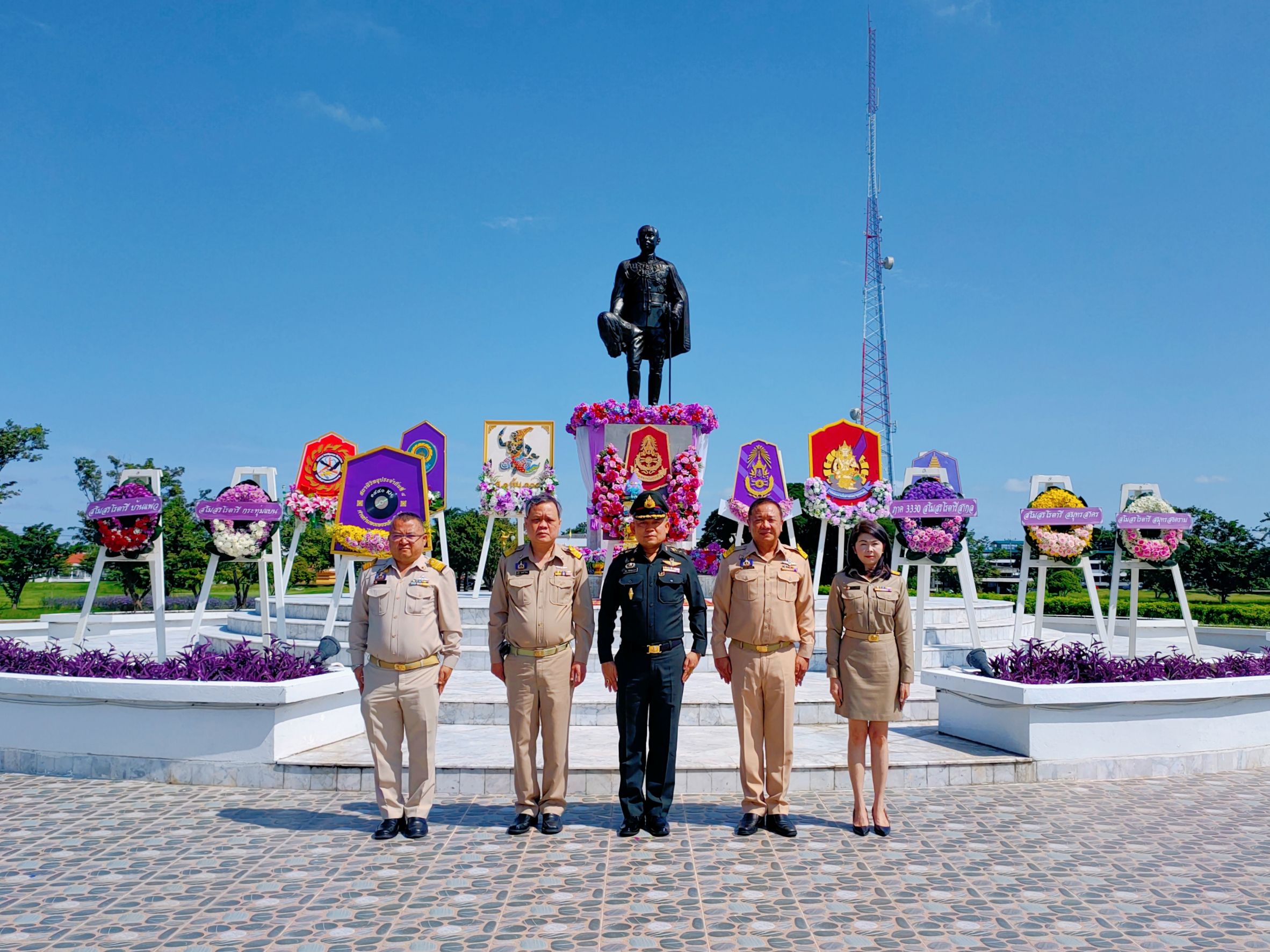กปภ.สาขาสมุทรสาคร เข้าร่วมพิธีวางพวงมาลา เนื่องในวันบุรฉัตร ประจำปี 2565