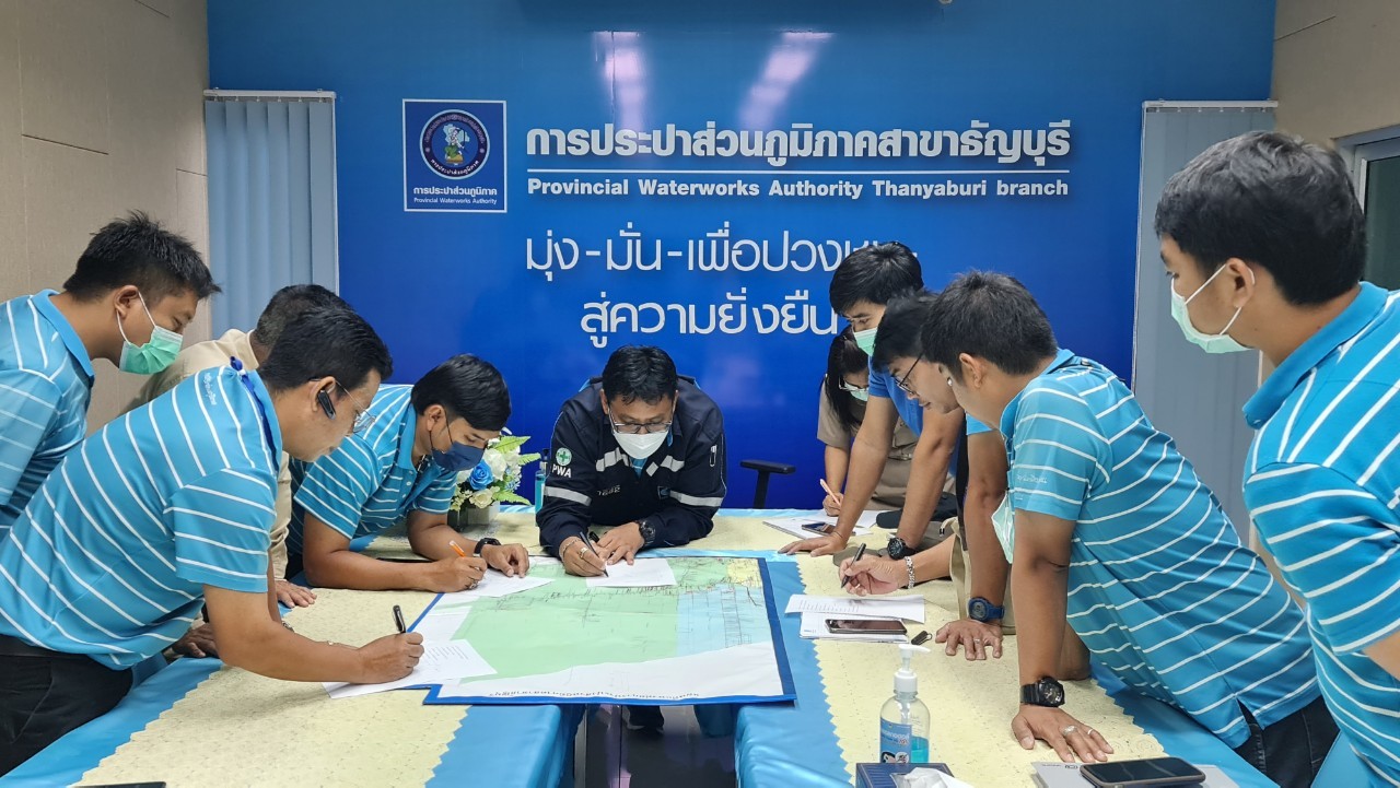 กปภ.สาขาธัญบุรี เร่งดำเนินการระบายตะกอนในเส้นท่อ เพื่อให้น้ำประปาได้คุณภาพ