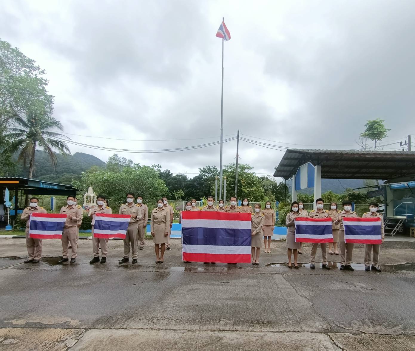 กปภ.สาขาภูเก็ต ร่วมจัดกิจกรรมเคารพธงชาติและร้องเพลงชาติไทย เนื่องในวันพระราชทานธงชาติไทย