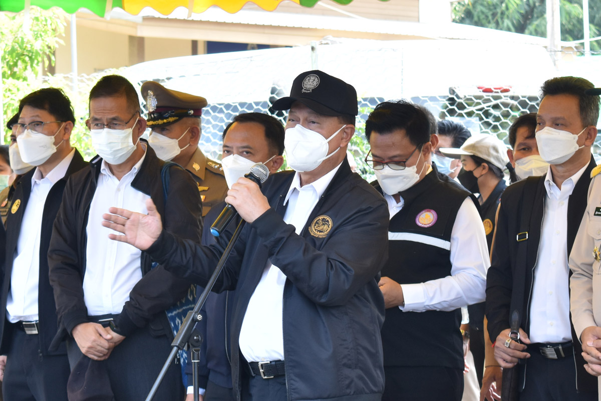 การประปาส่วนภูมิภาคเขต 8 ร่วมกับ การประปาส่วนภูมิภาคสาขาอุบลราชธานี ลงพื้นที่ ให้บริการน้ำดื่มแก่ประชาชน ในโอกาสรัฐมนตรี ว่าการกระทรวงมหาดไทย ลงพื้นที่เยี่ยมให้กำลังใจพี่น้องผู้ประสบอุทกภัย ที่ชุมชนบ้านกุดเป่ง อ.วารินชำราบ จ.อุบลราชธานี