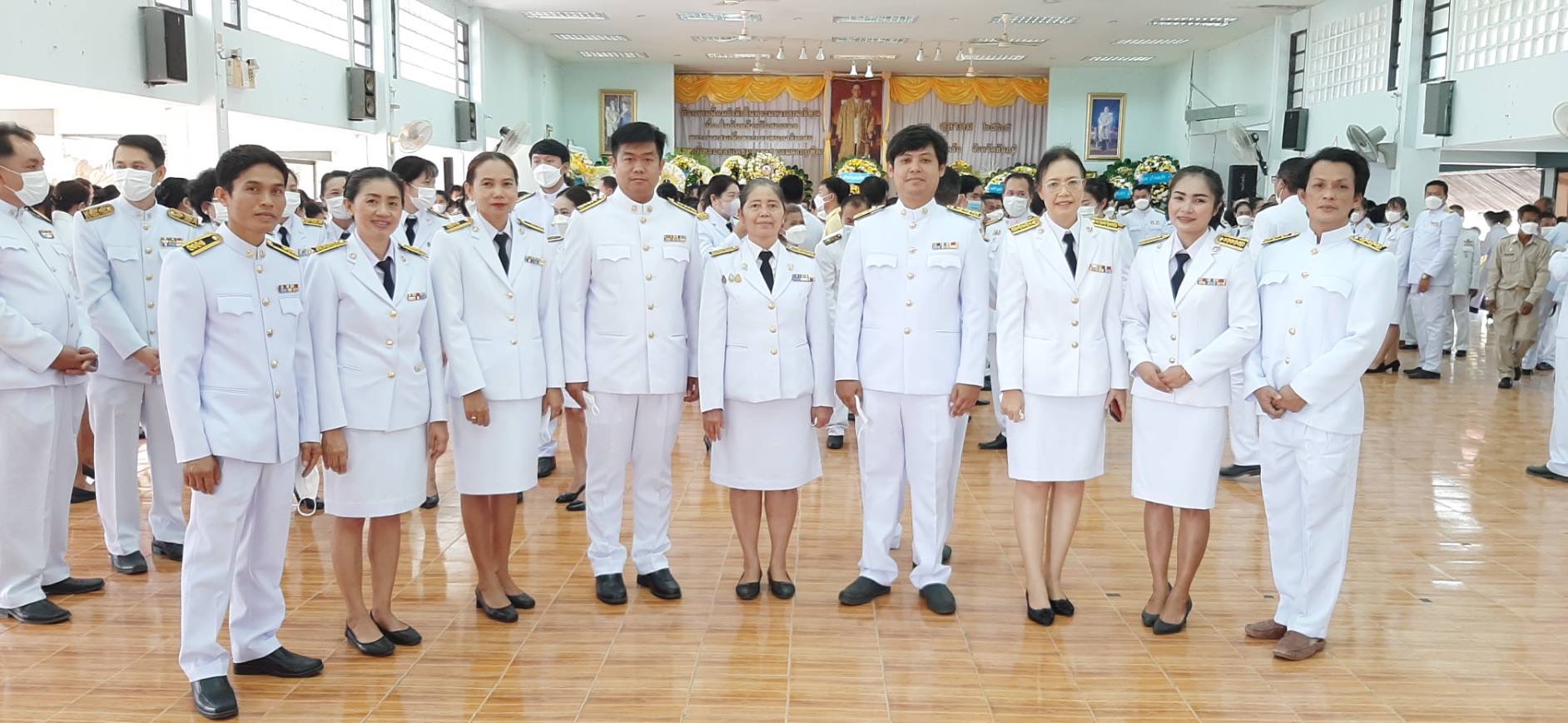 การประปาส่วนภูมิภาคสาขาแก้งคร้อ เข้าร่วมพิธีทำบุญตักบาตรพระราชกุศล และพิธีวางพวงมาลา เพื่อน้อมรำลึกในพระมหากรุณาธิคุณ เนื่องในวันคล้ายวันสวรรคต พระบาทสมเด็จพระบรมชนกาธิเบศร มหาภูมิพลอดุลยเดชมหาราช บรมนาถบพิตร 13 ตุลาคม 2565