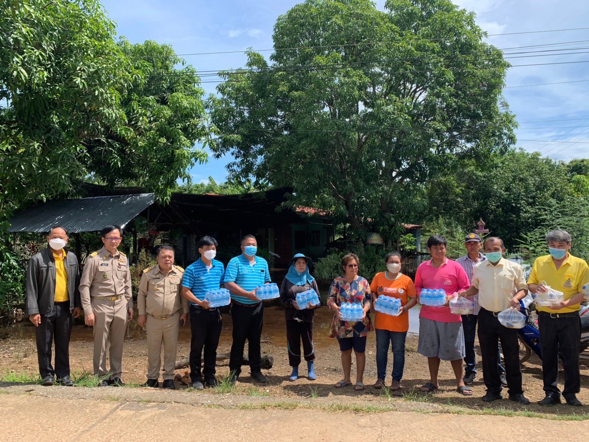 กปภ.สาขาสวรรคโลก สนับสนุนน้ำดื่มช่วยเหลือผู้ประสบภัยผู้ได้รับผลกระทบจาก "พายุโนรู"